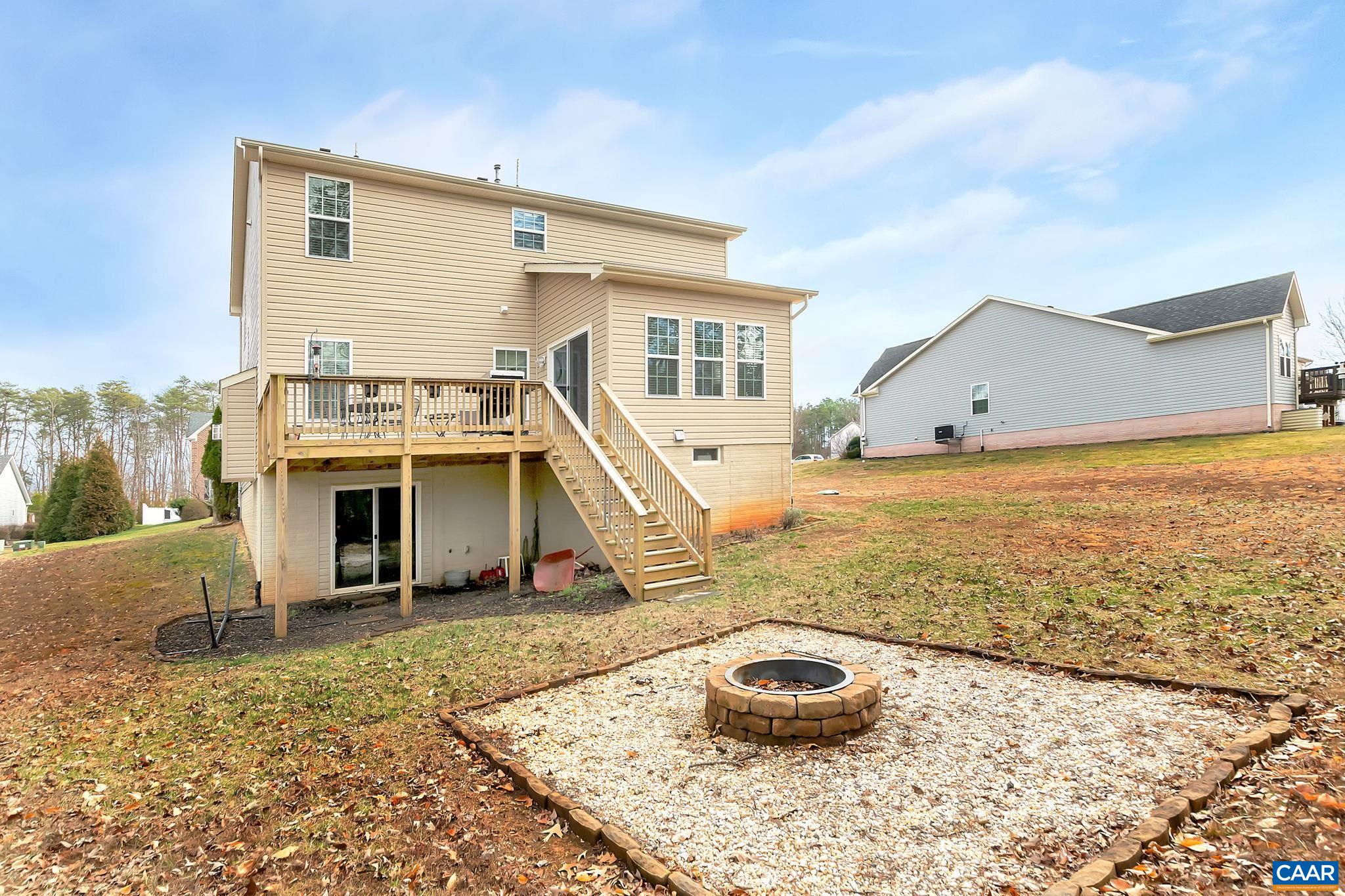 566 JUSTIN DR