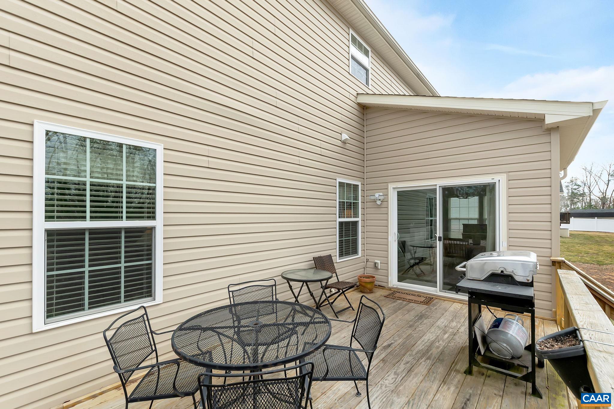 566 JUSTIN DR