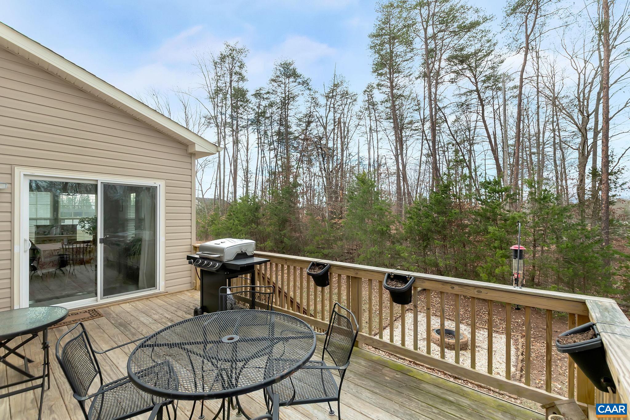 566 JUSTIN DR