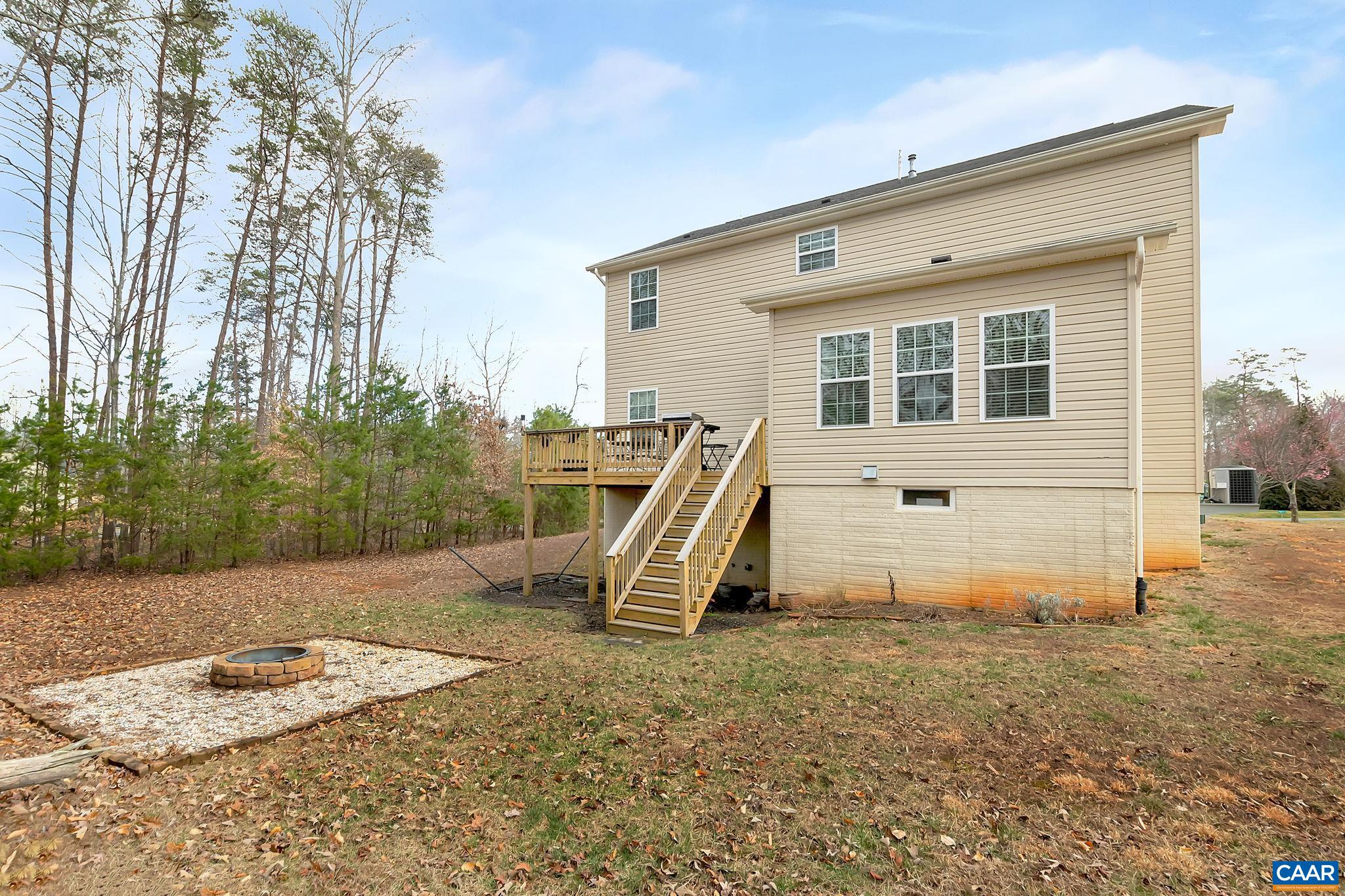 566 JUSTIN DR