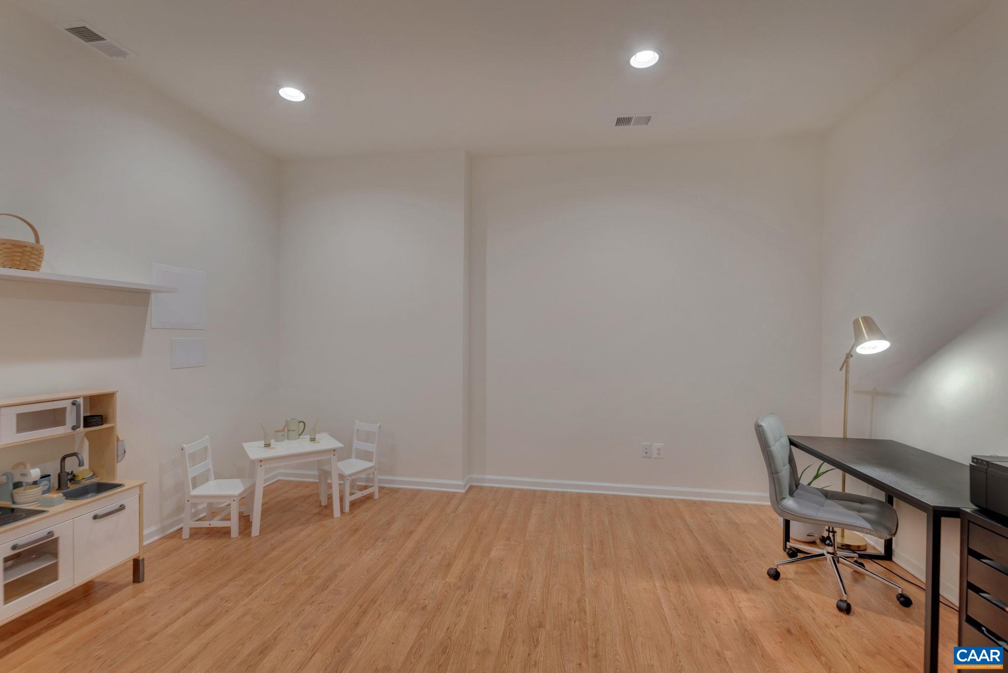 131 LONGWOOD DR