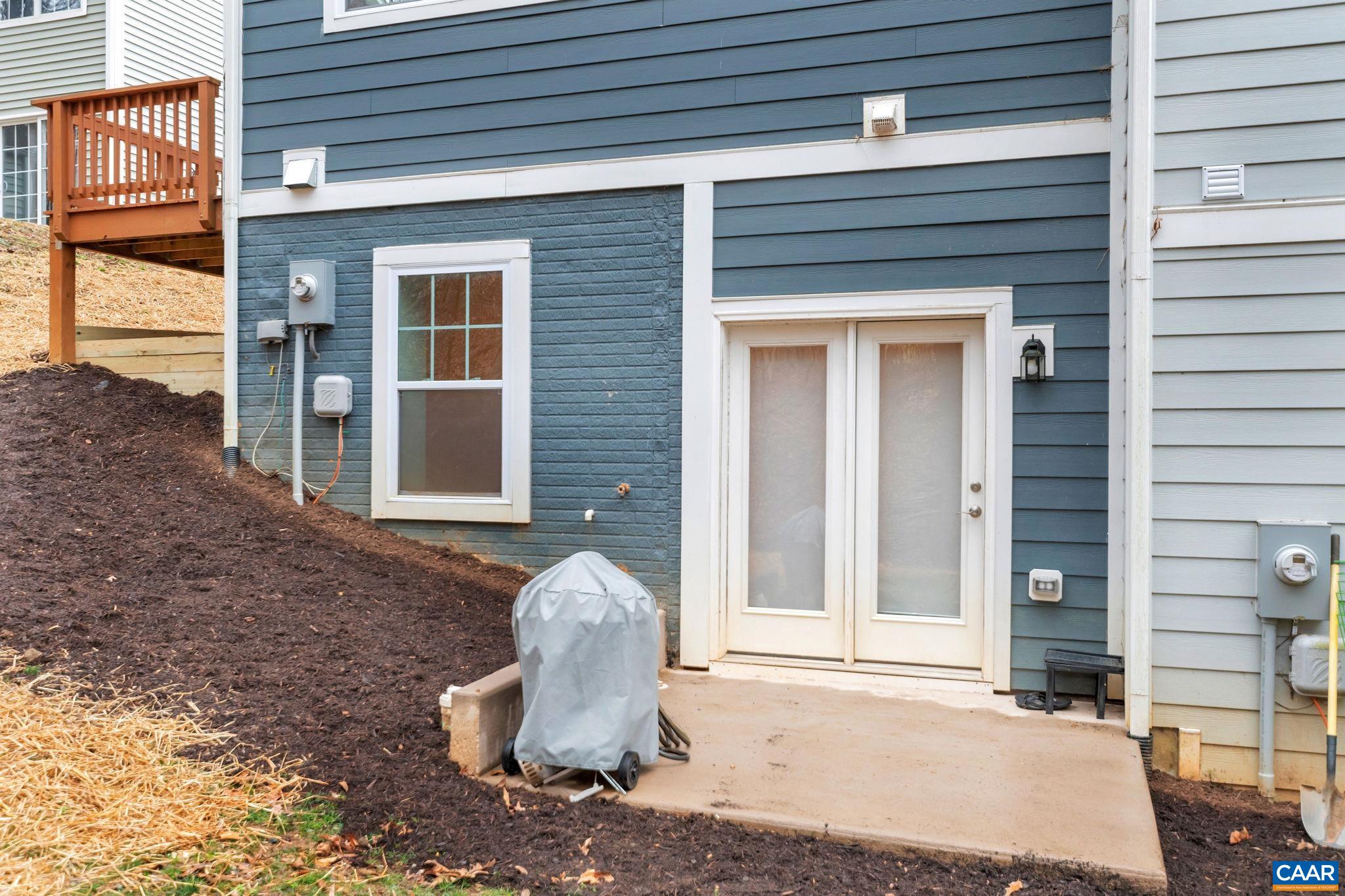 131 LONGWOOD DR