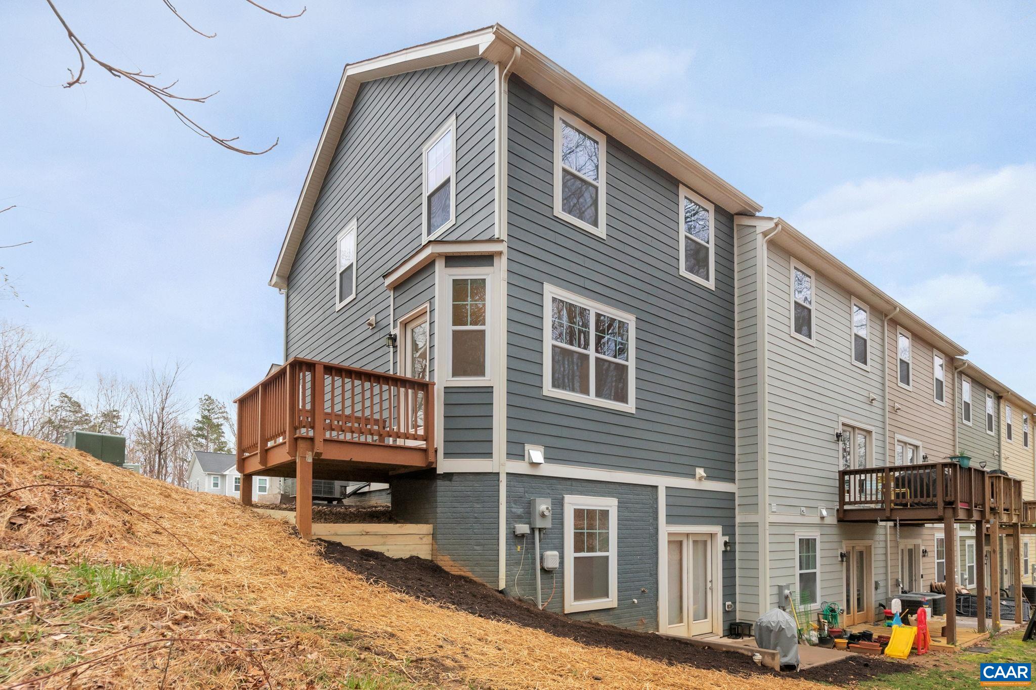 131 LONGWOOD DR