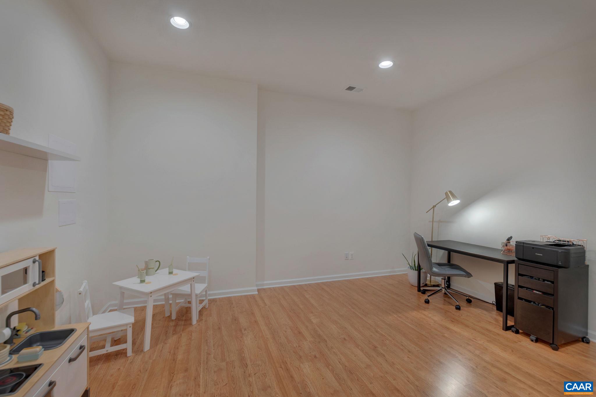 131 LONGWOOD DR