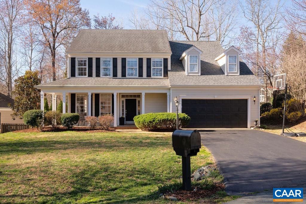 102 RUNNING FOX LN