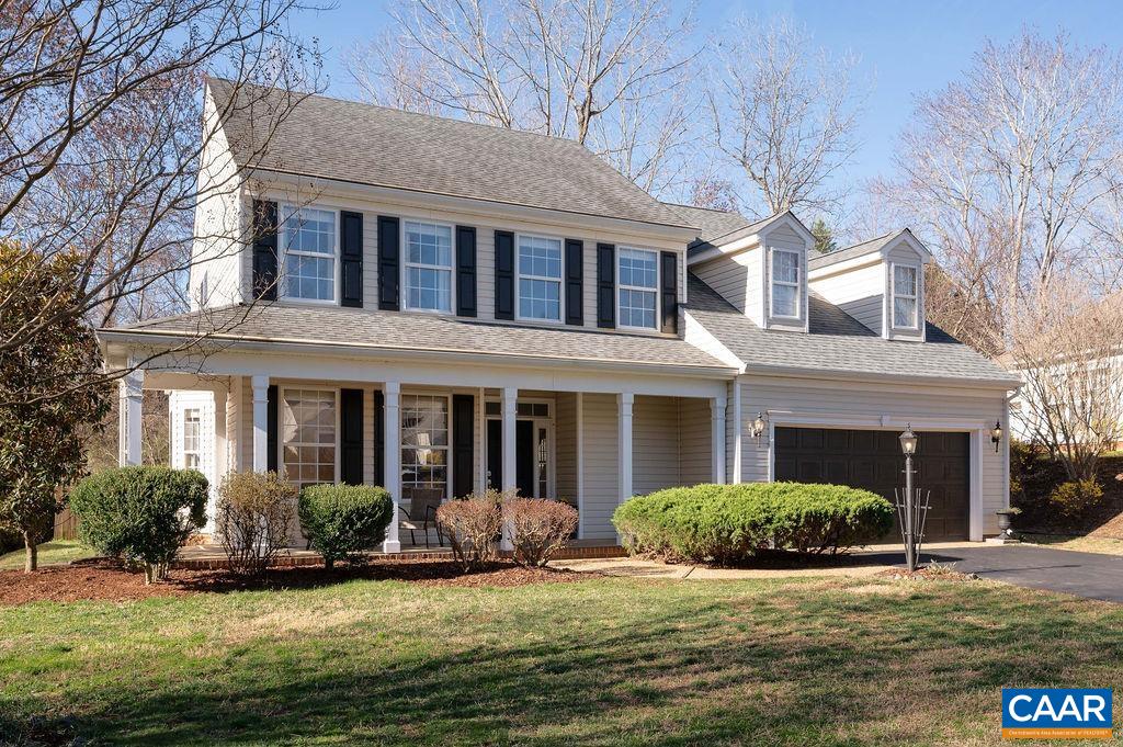 102 RUNNING FOX LN