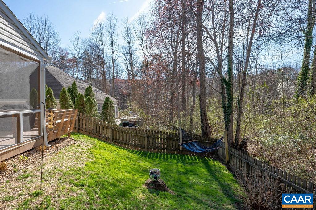 102 RUNNING FOX LN