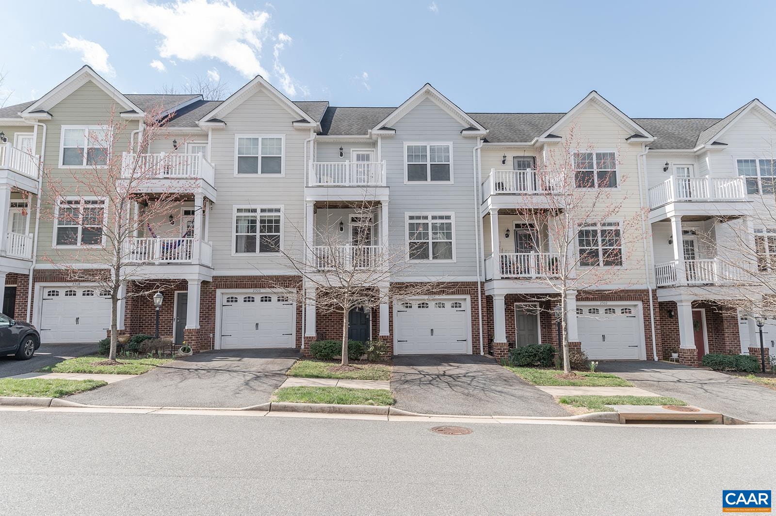 2304 WHITTINGTON DR