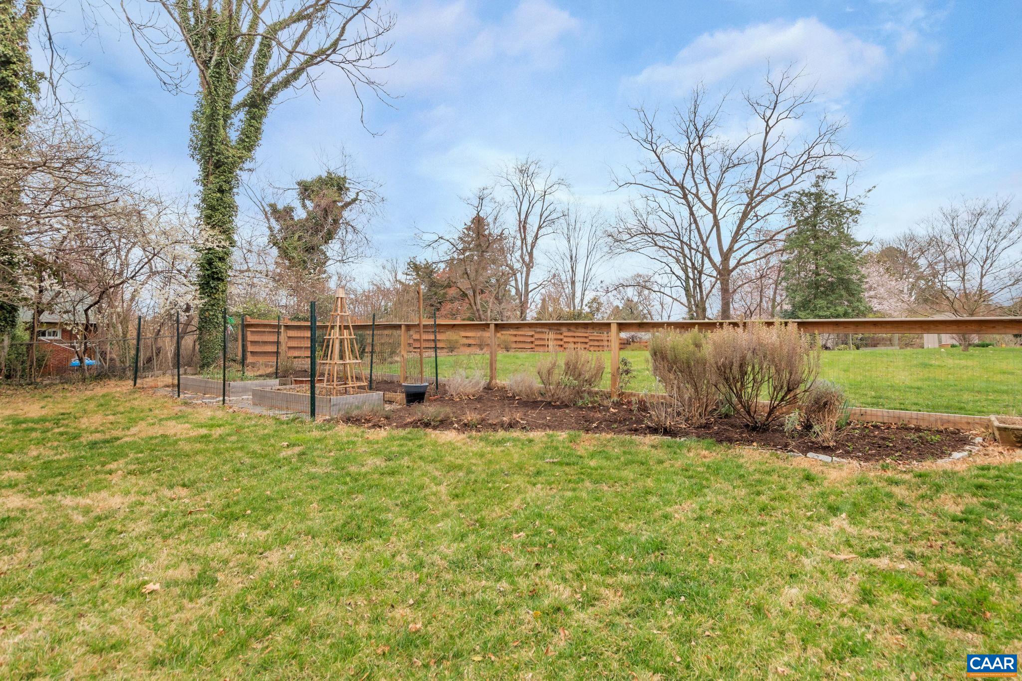 1715 KING MOUNTAIN RD