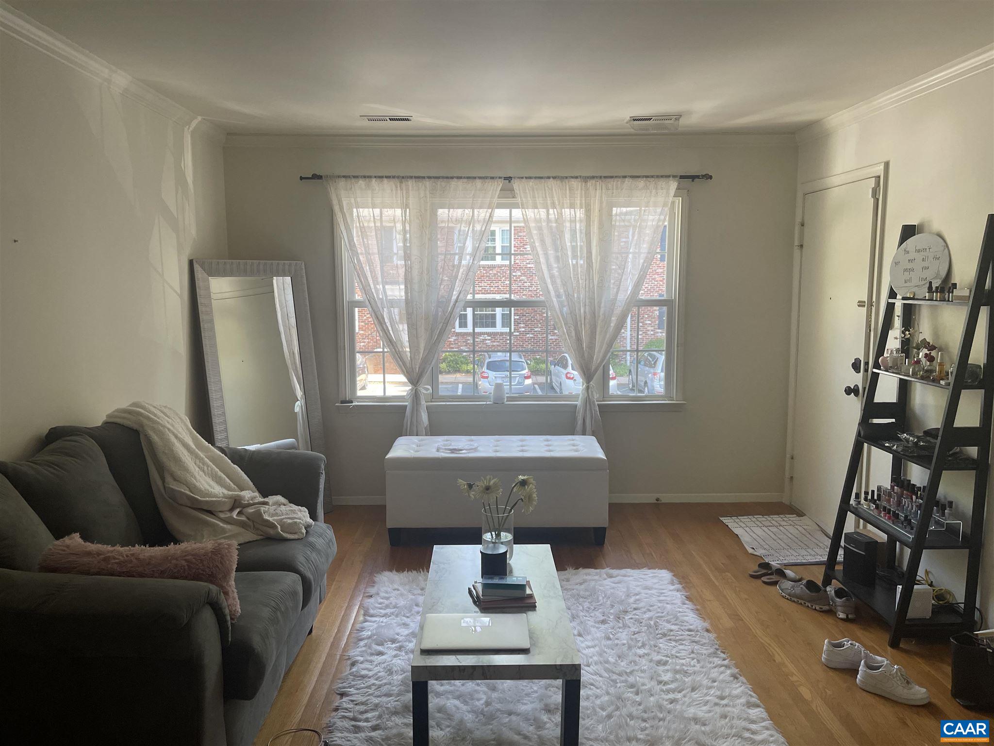 2405 BARRACKS CT Unit: 3