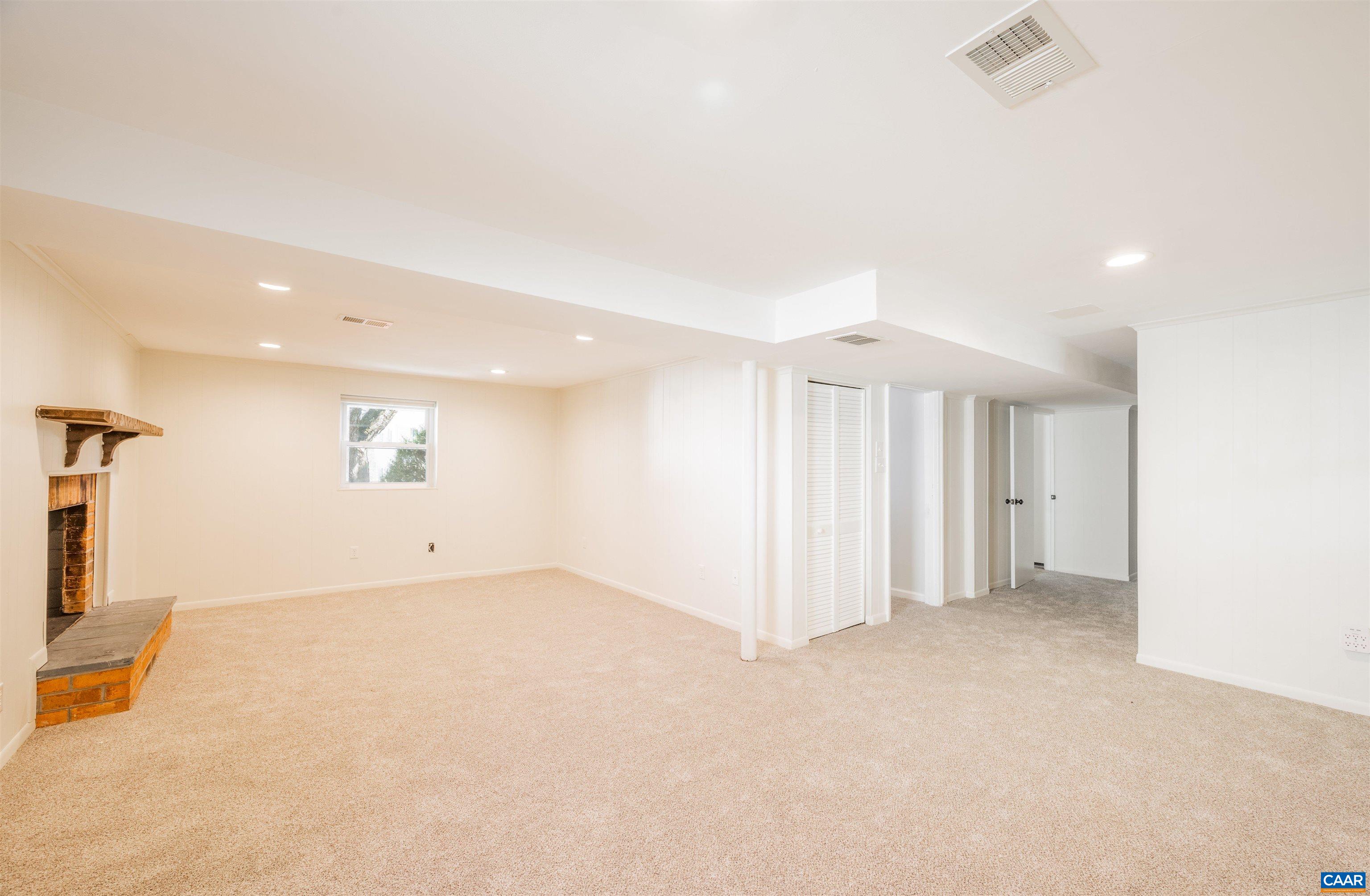 509 MOSELEY DR