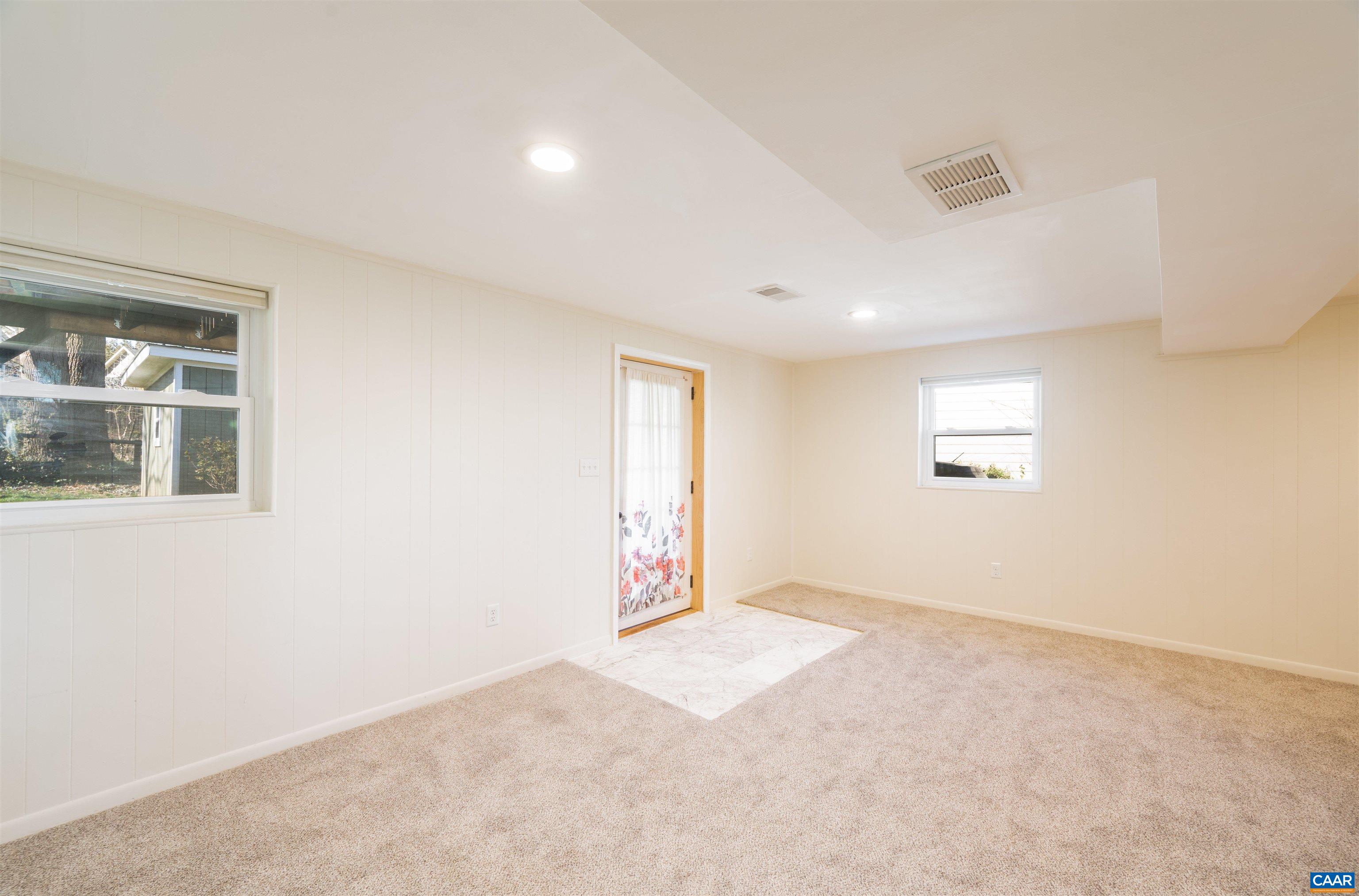 509 MOSELEY DR
