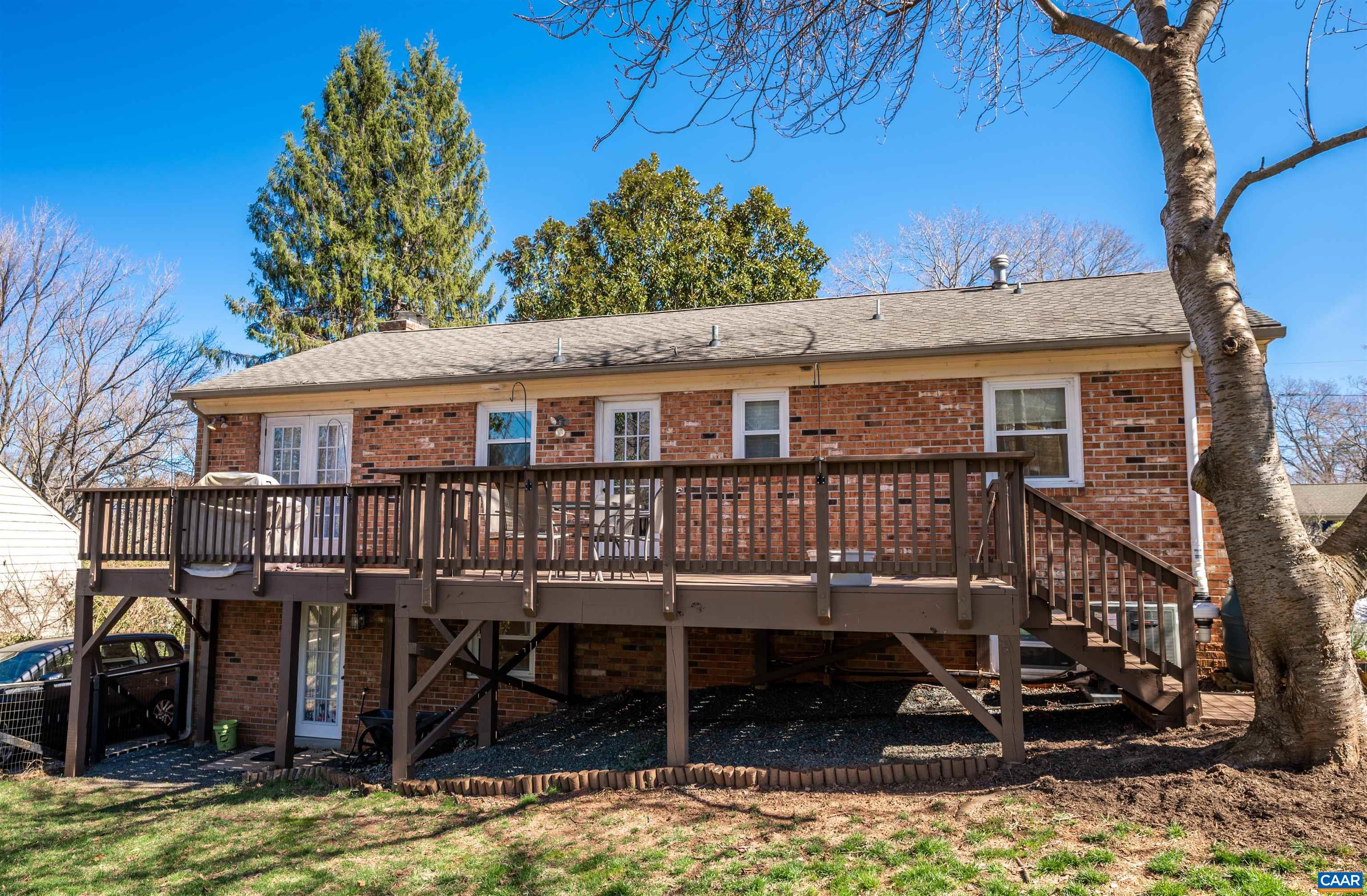 509 MOSELEY DR