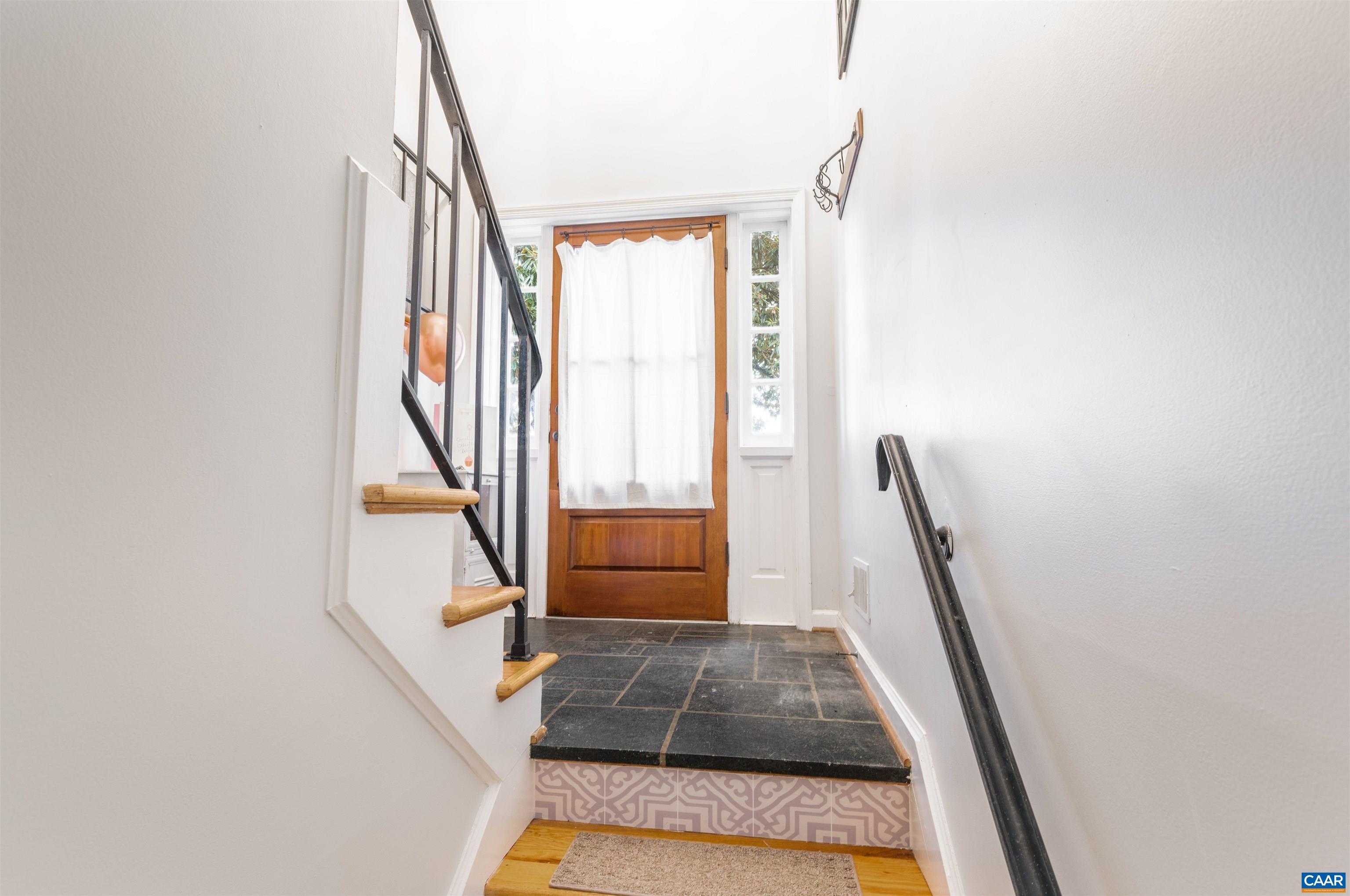 509 MOSELEY DR