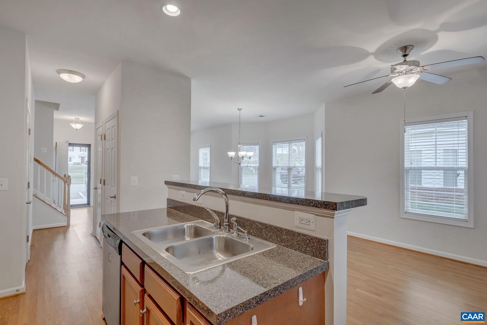 164 VILLA CIR