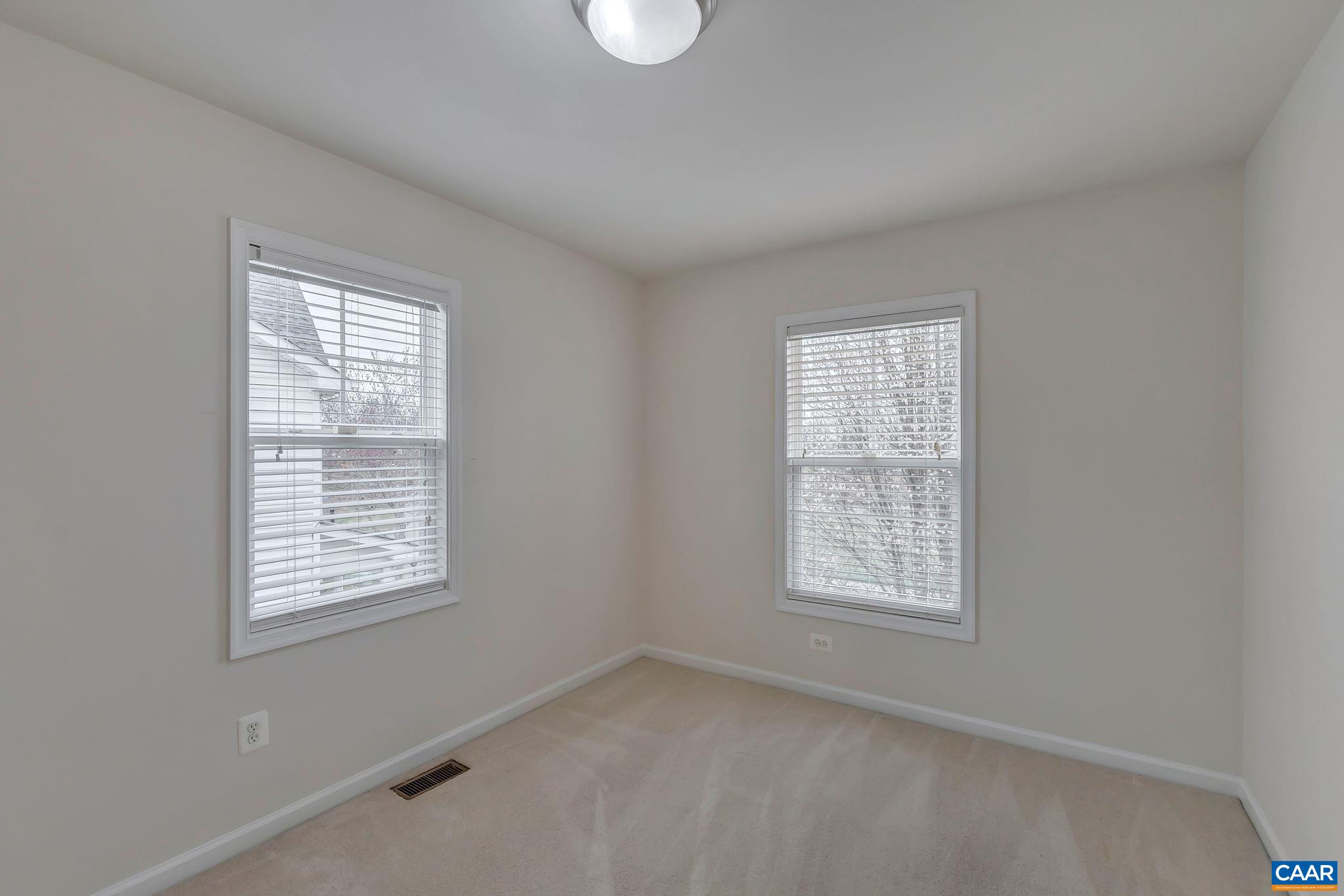 164 VILLA CIR