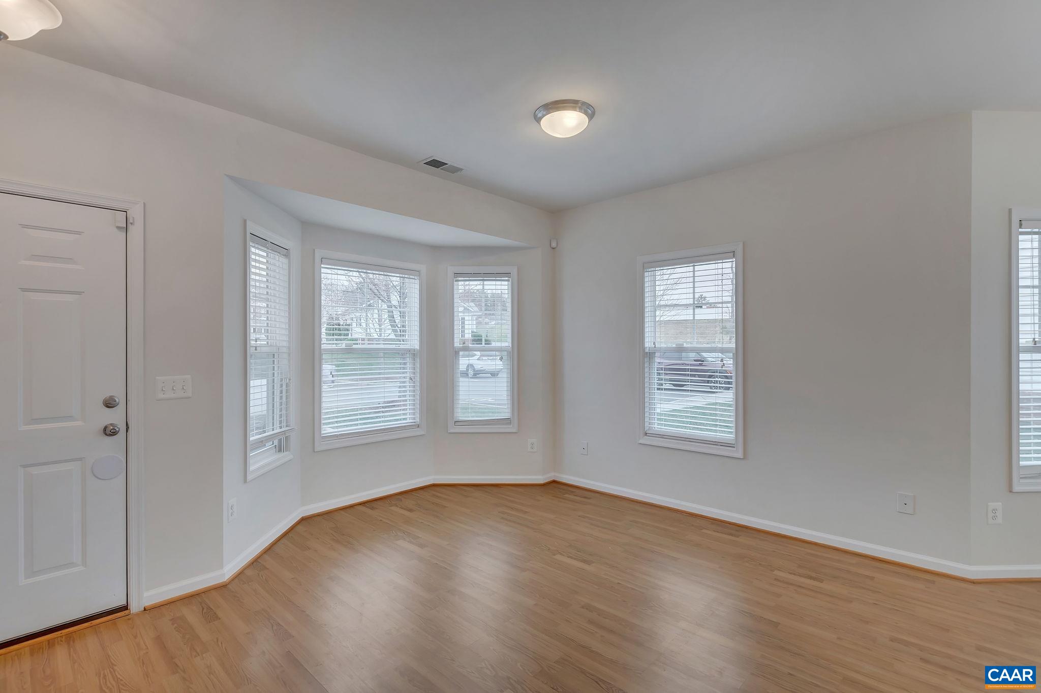 164 VILLA CIR
