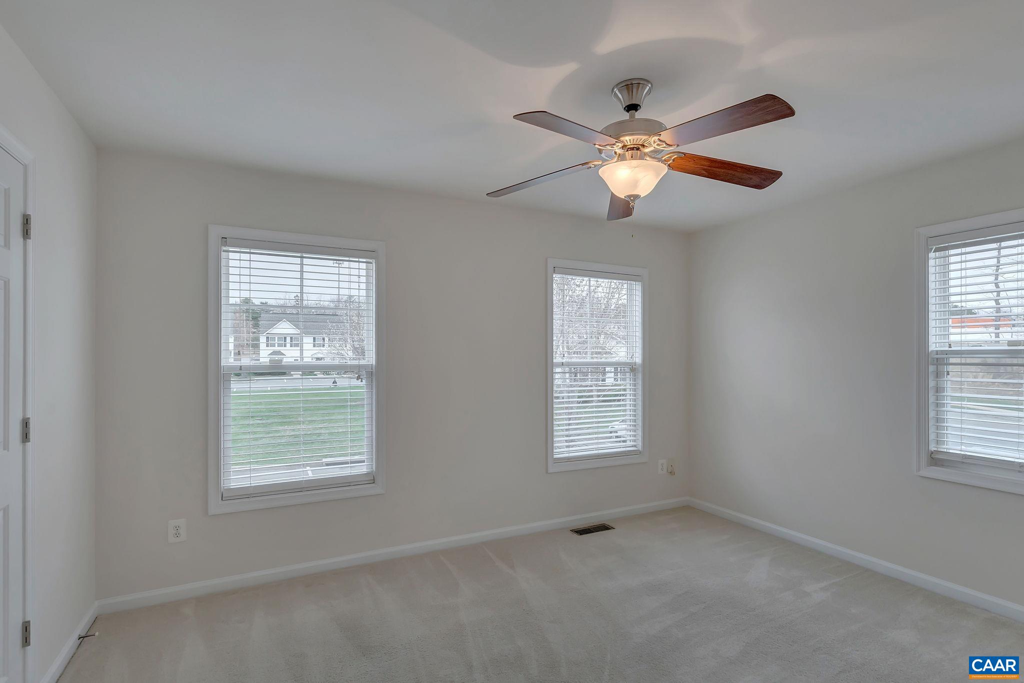 164 VILLA CIR