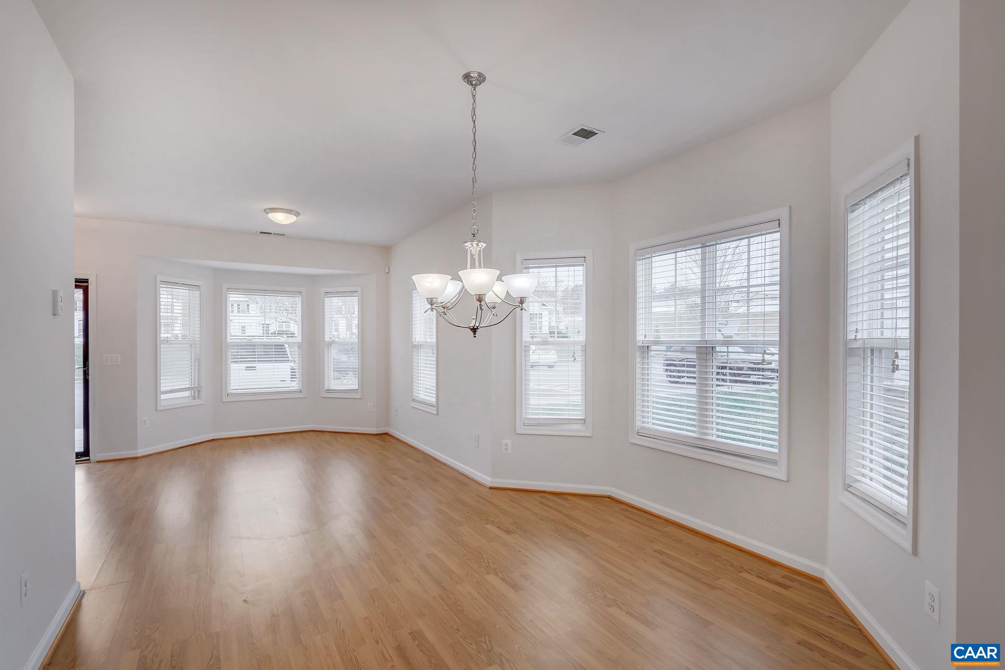 164 VILLA CIR