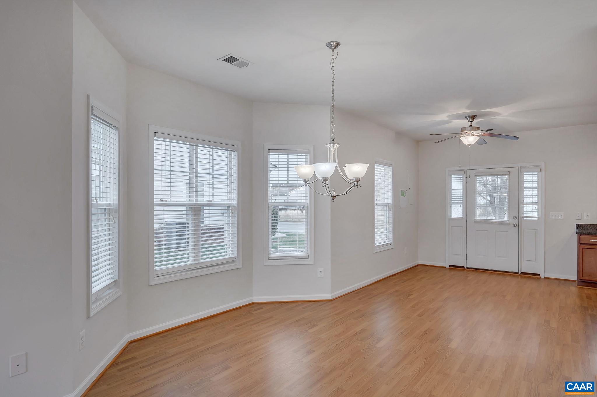 164 VILLA CIR