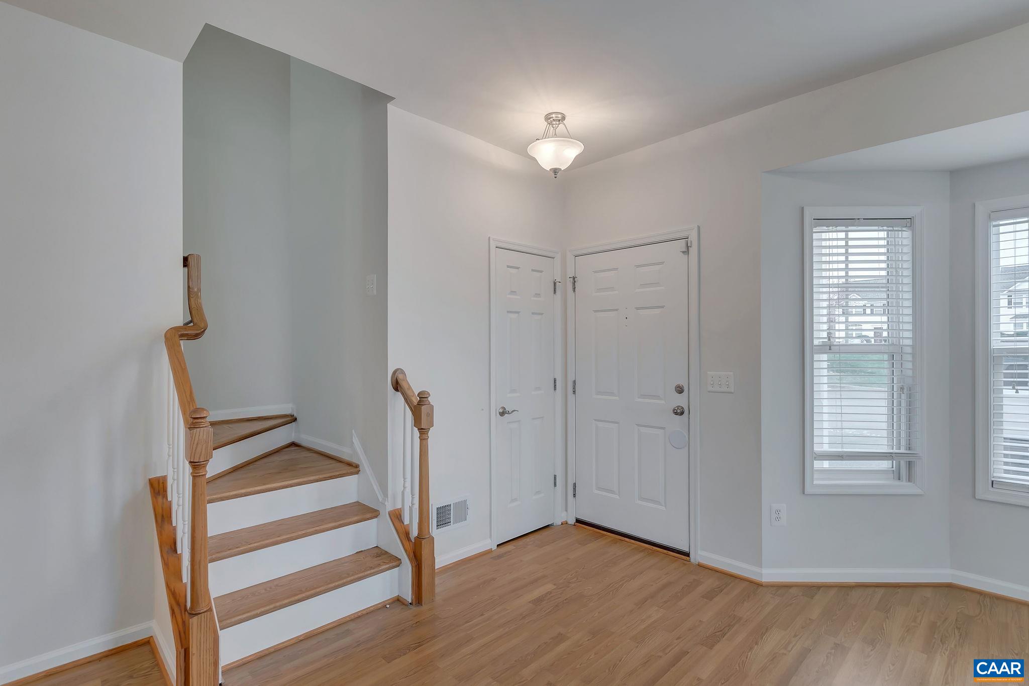 164 VILLA CIR