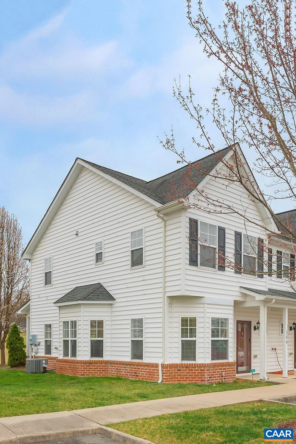 164 VILLA CIR