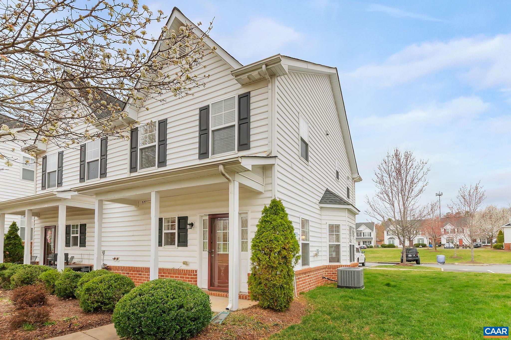 164 VILLA CIR