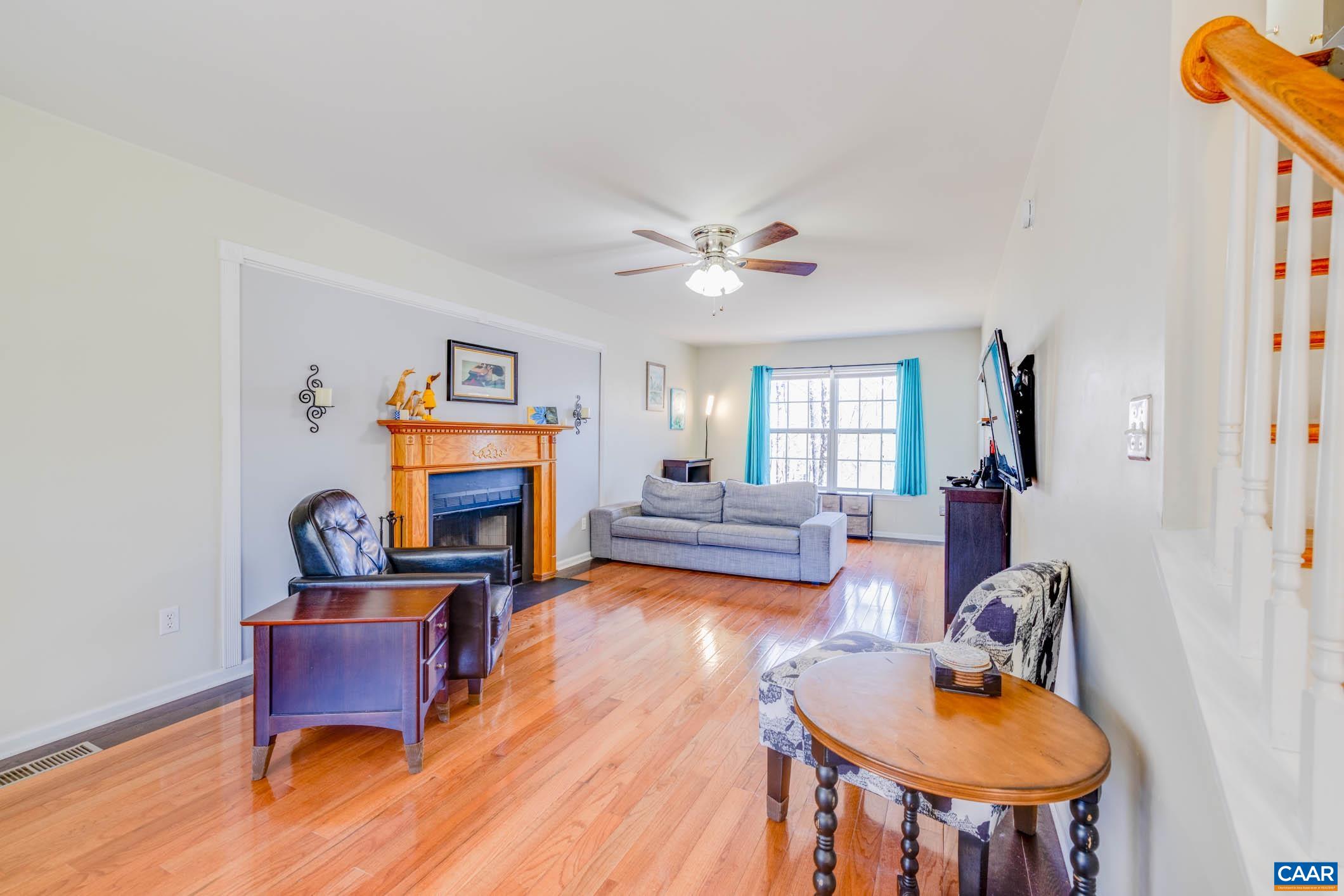 187 LARKSPUR RD