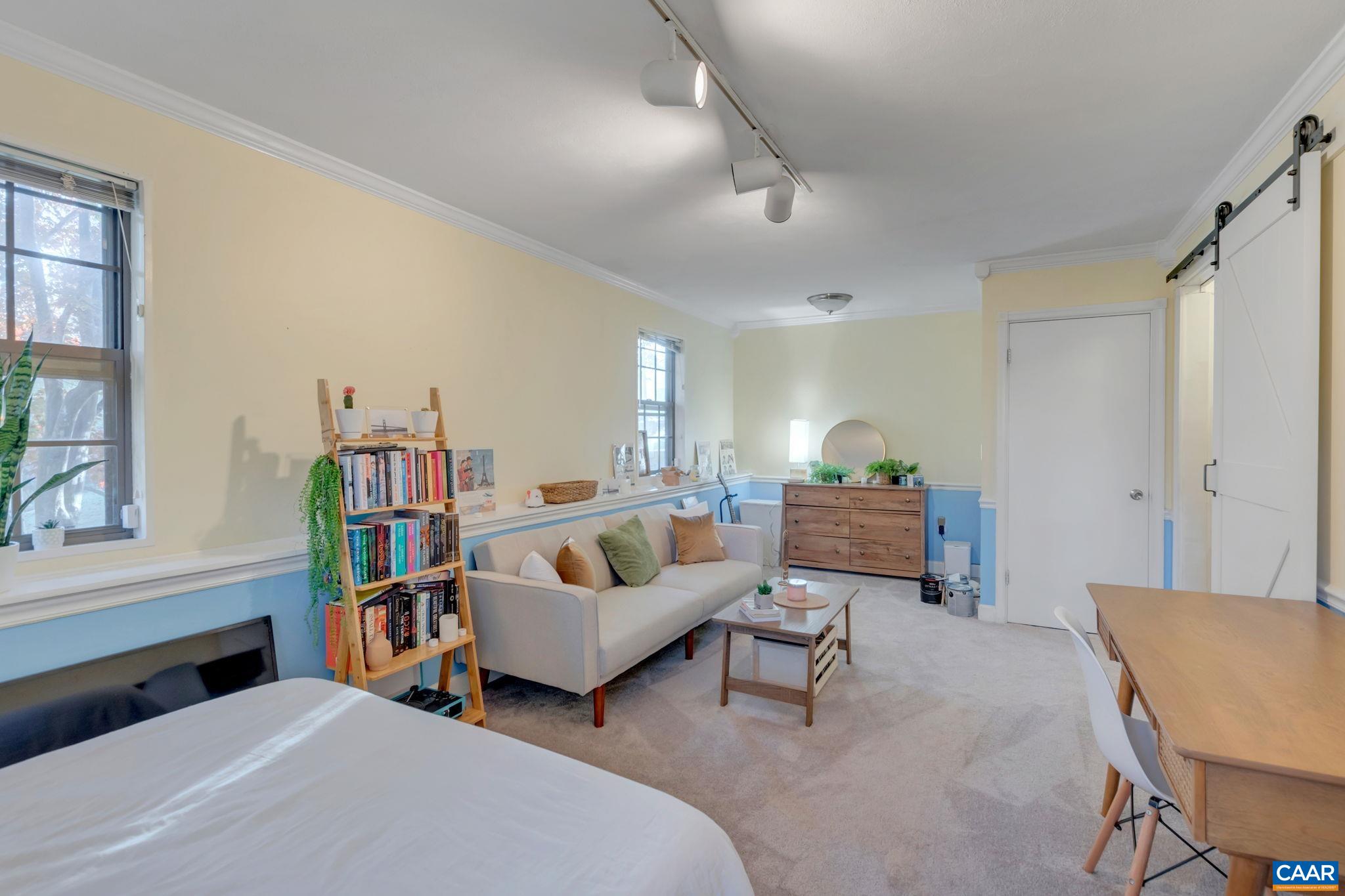 1119 COTTONWOOD RD