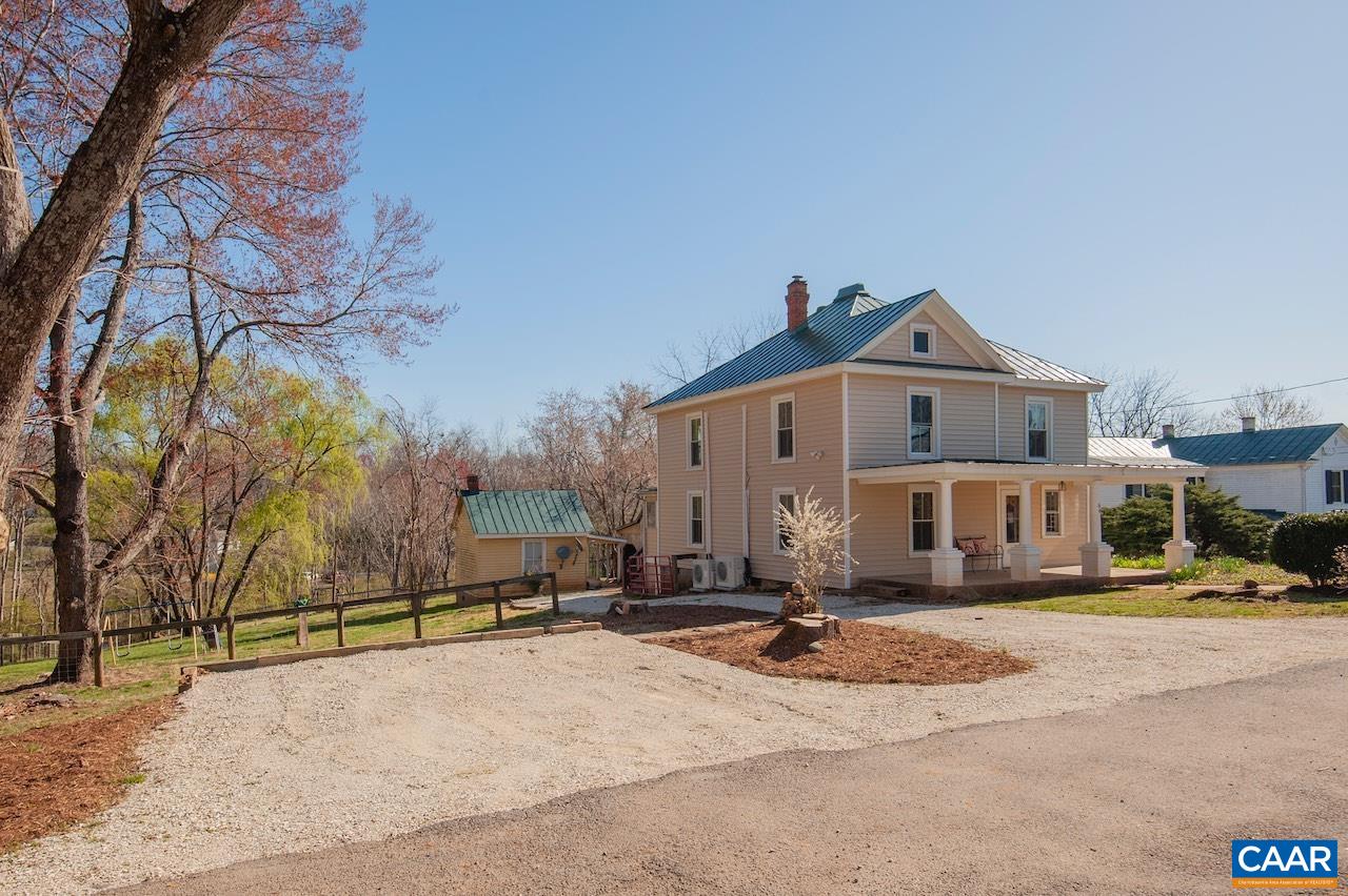 64 LENTZ LN