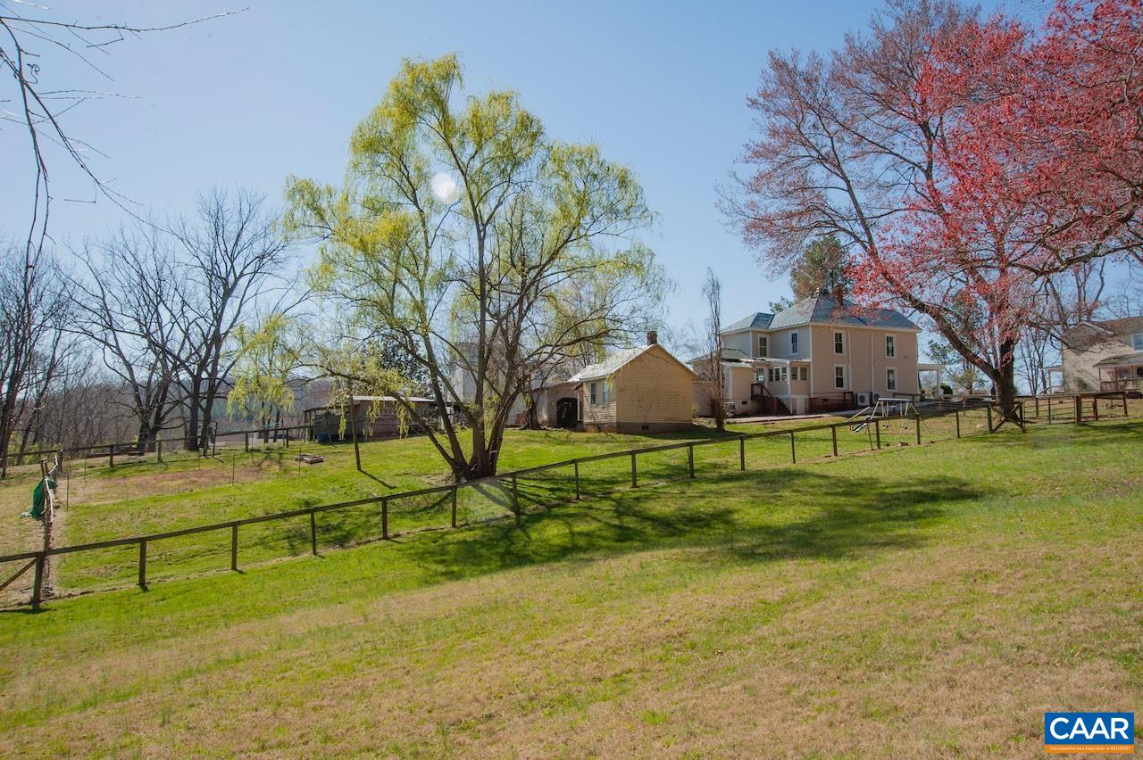 64 LENTZ LN