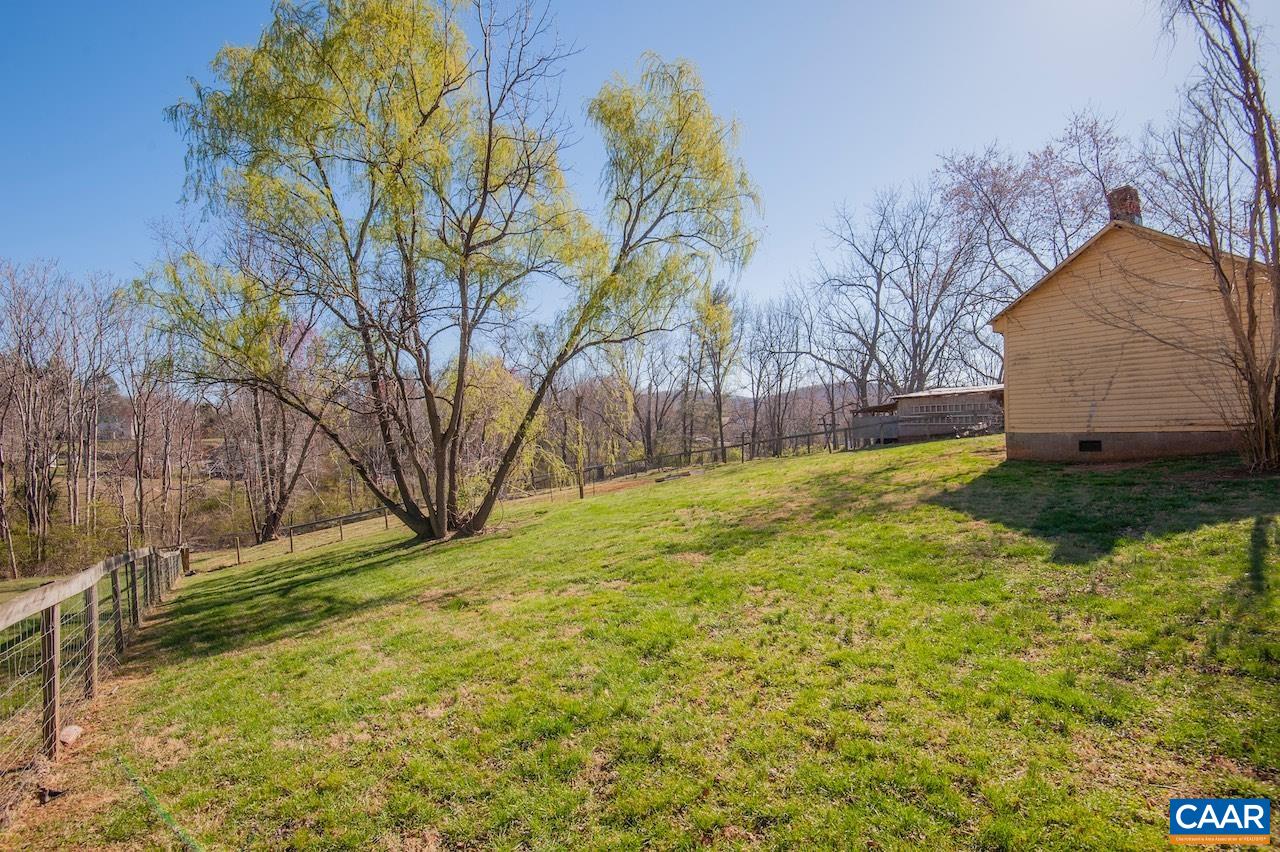 64 LENTZ LN