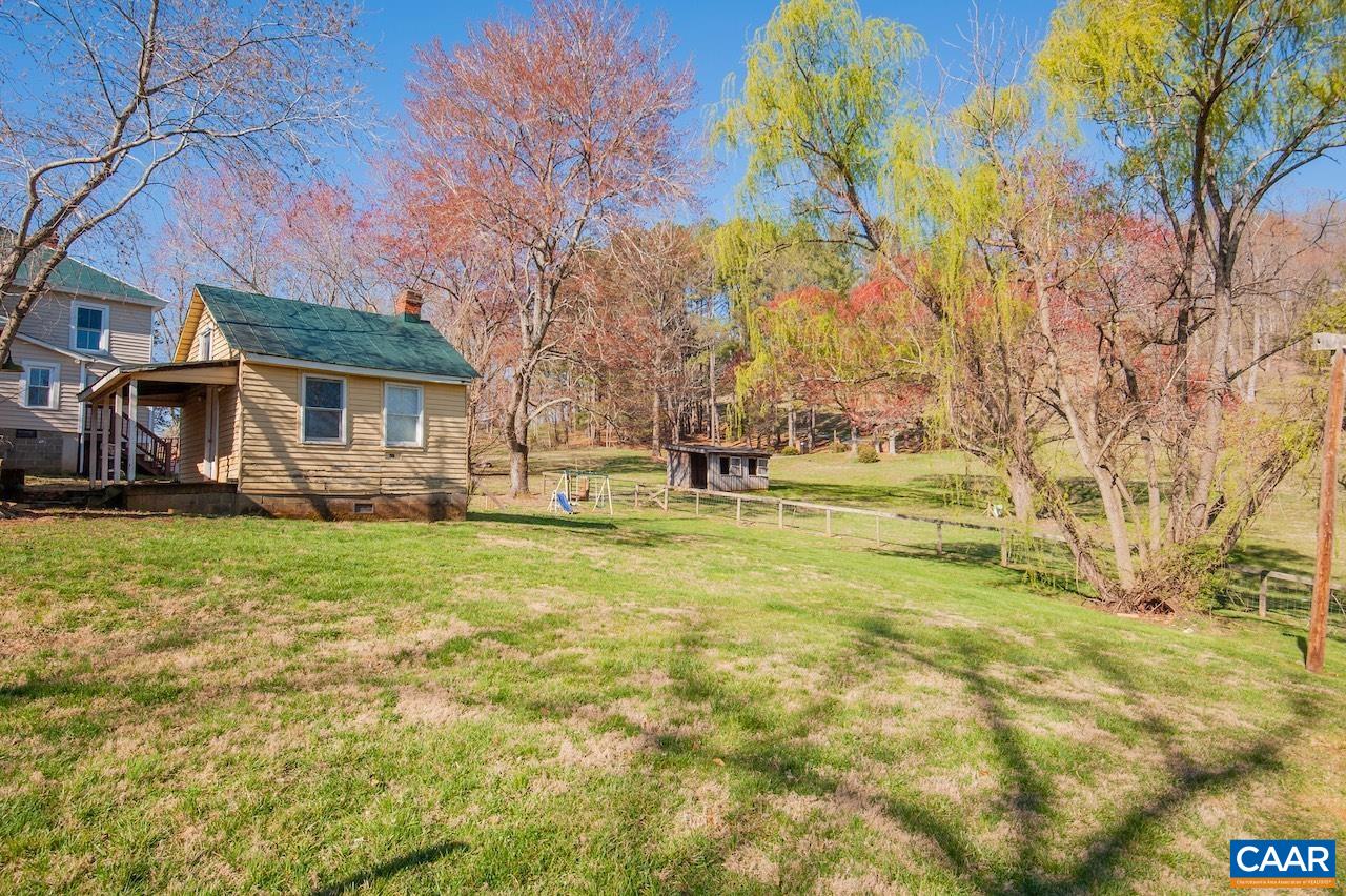 64 LENTZ LN