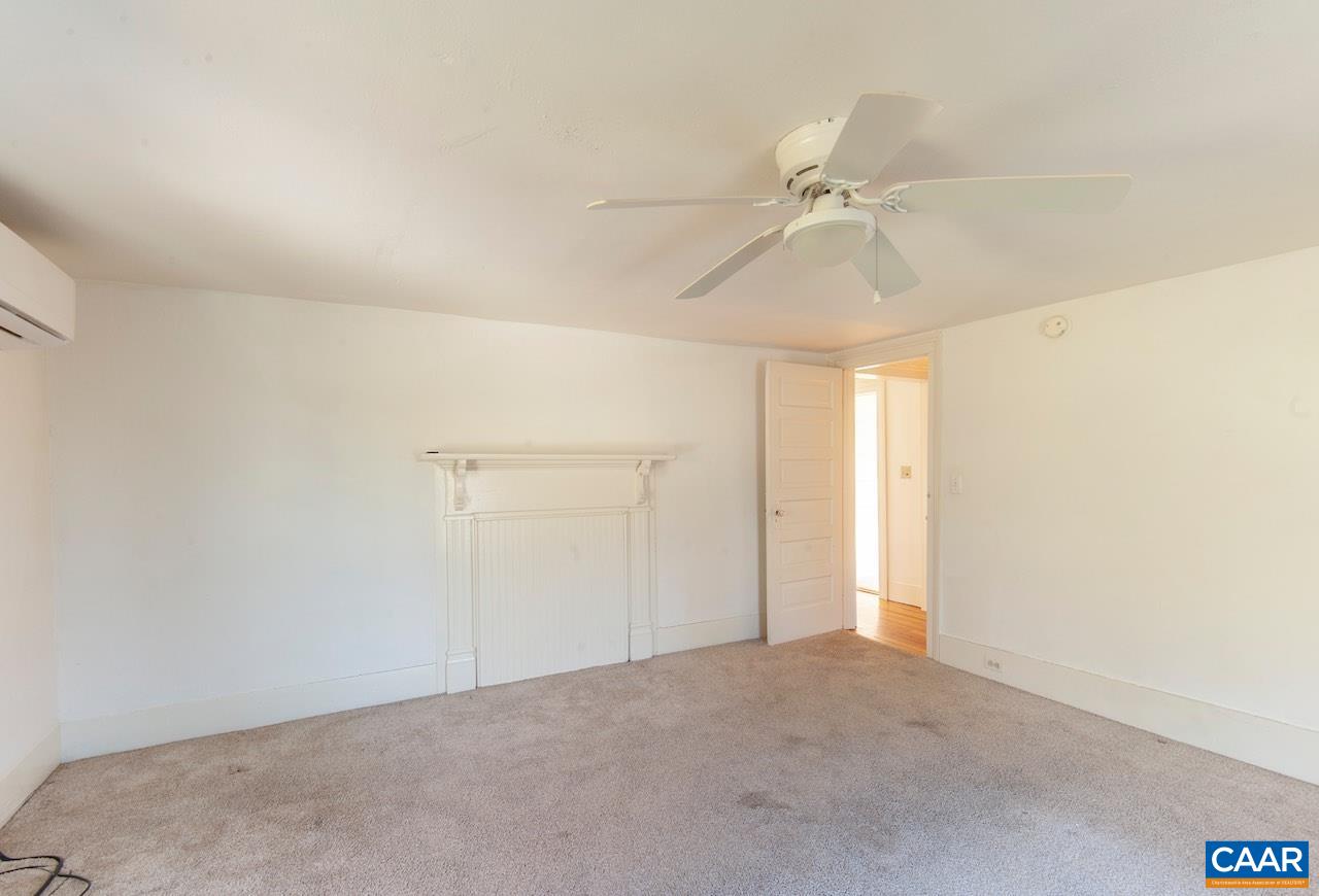 64 LENTZ LN