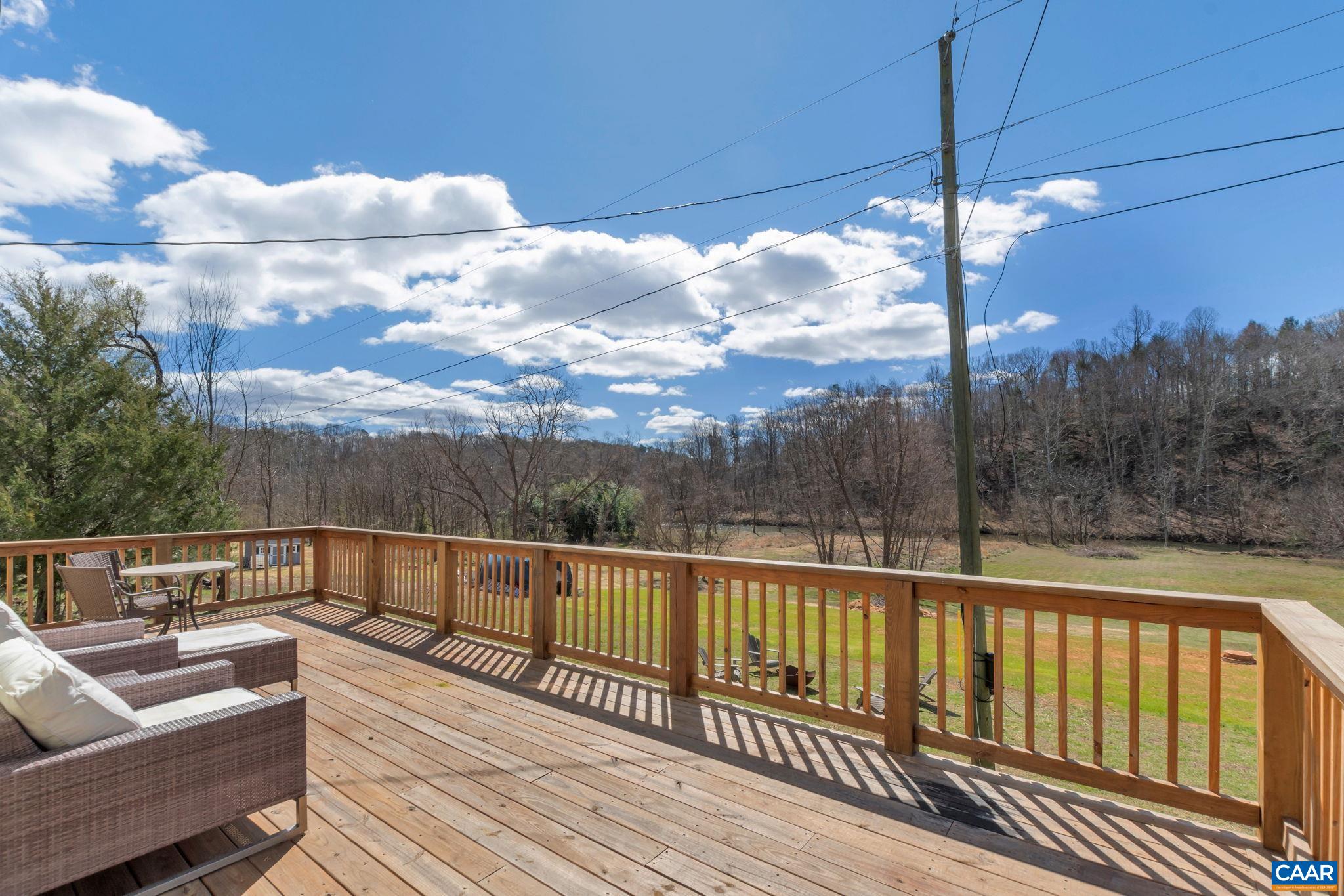 403 RIVERSIDE DR