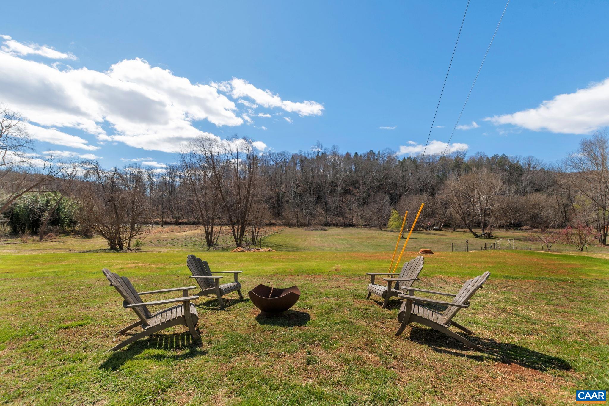 403 RIVERSIDE DR