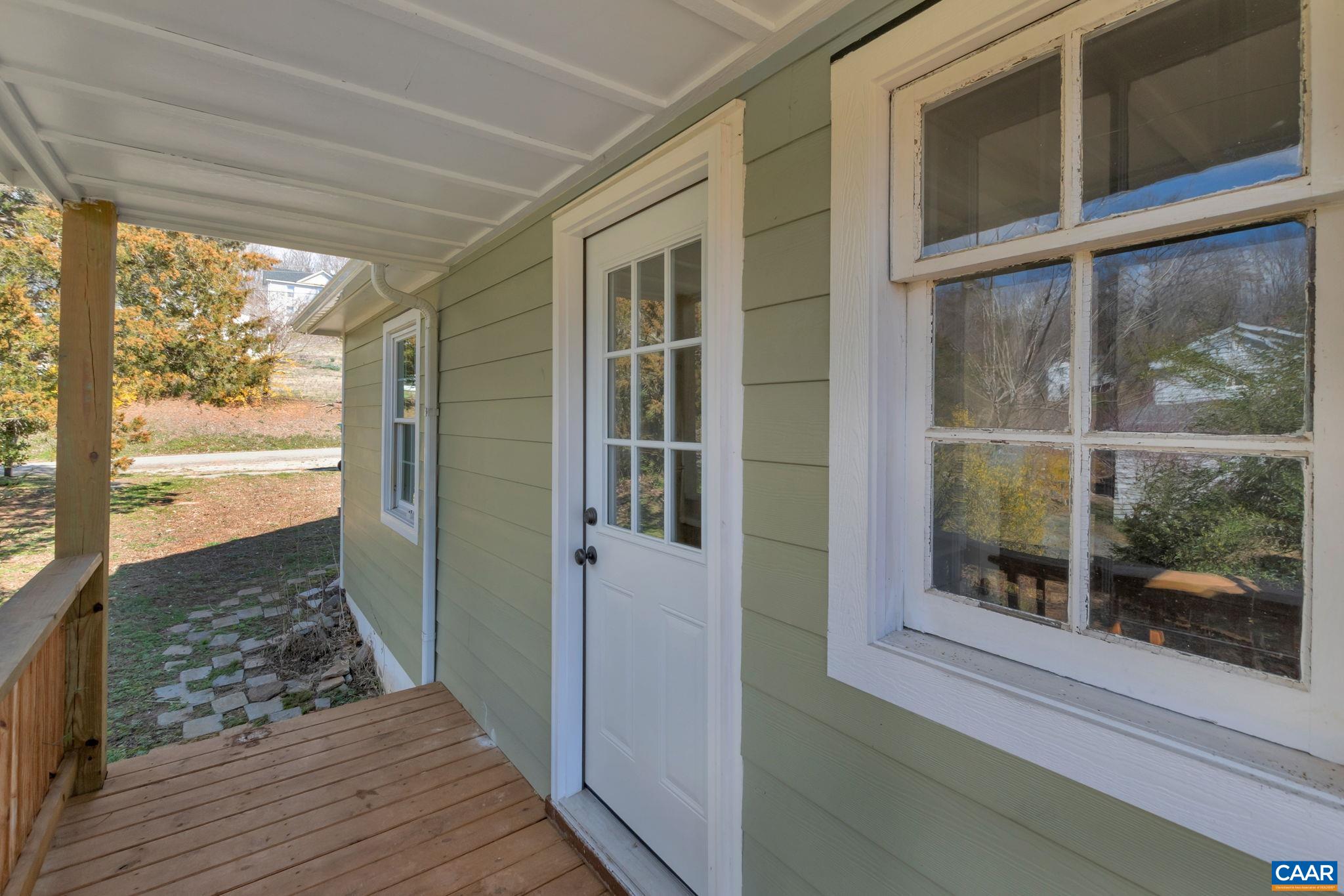 403 RIVERSIDE DR