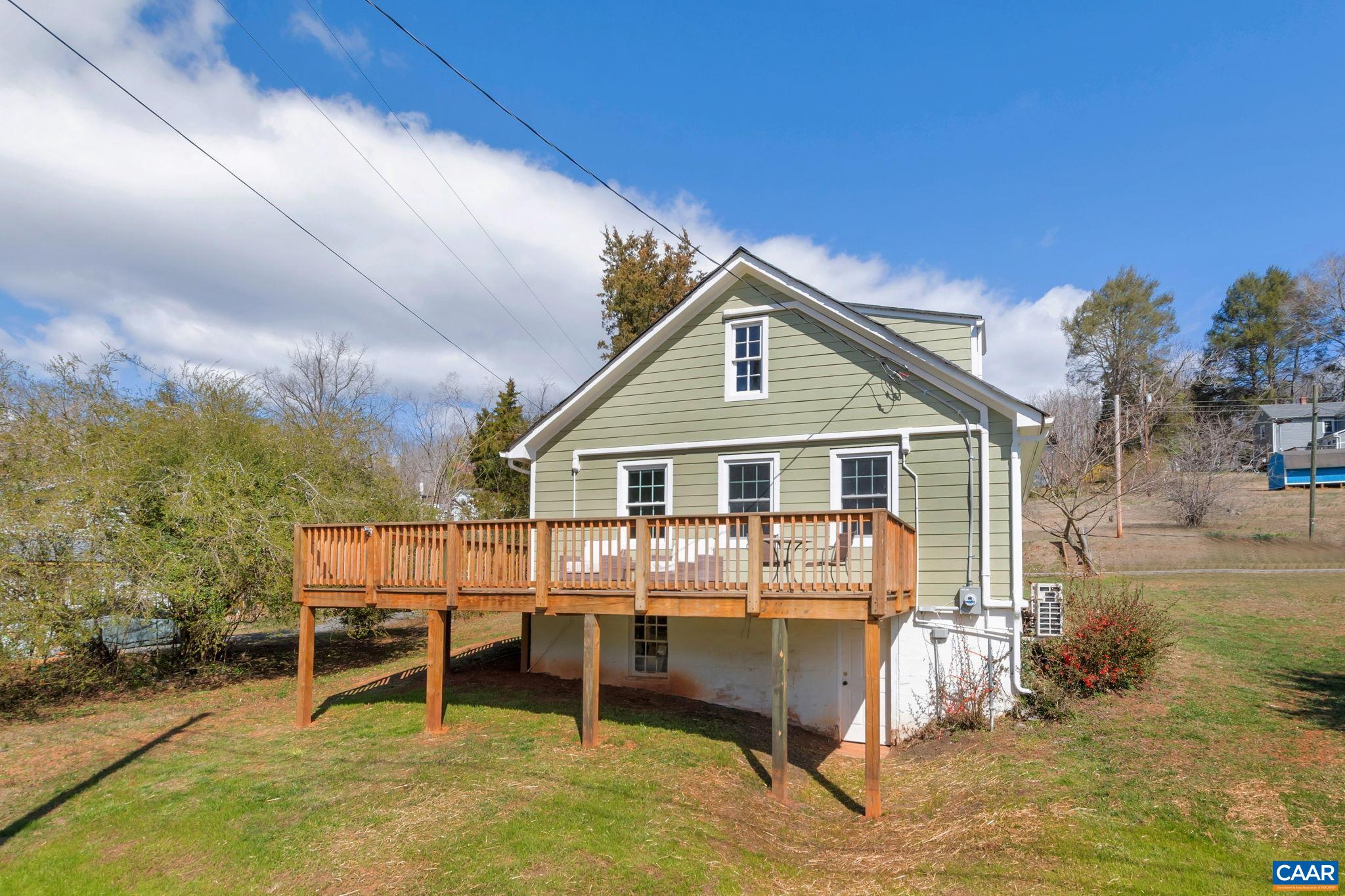403 RIVERSIDE DR