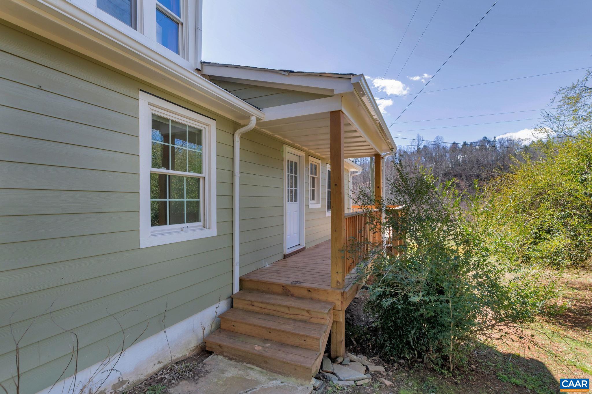 403 RIVERSIDE DR