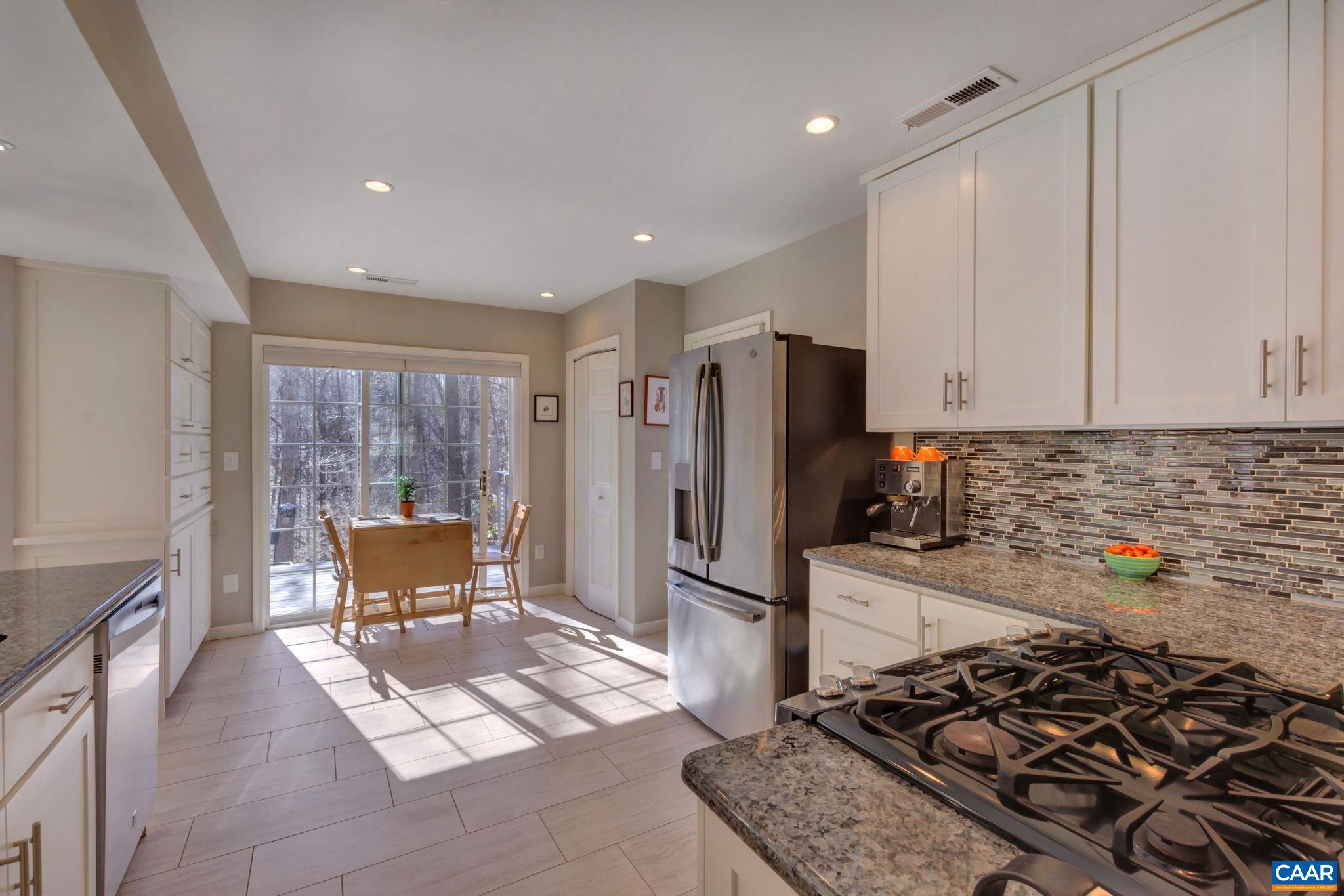 1648 SHADY GROVE CT