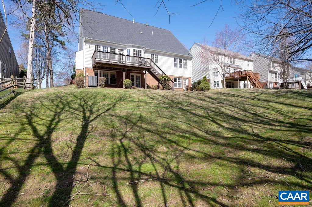 338 PLEASANT PL