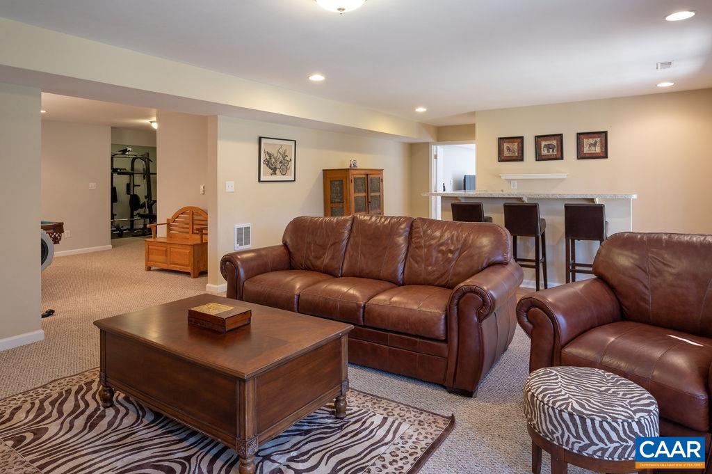 338 PLEASANT PL