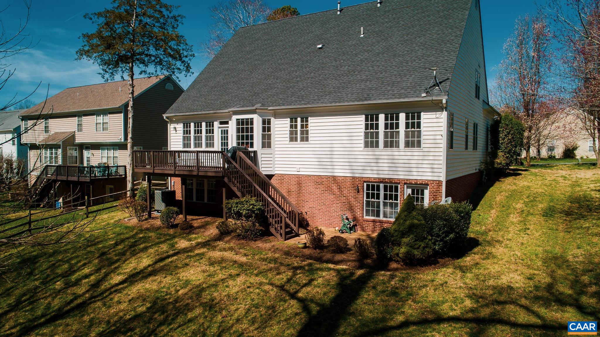 338 PLEASANT PL