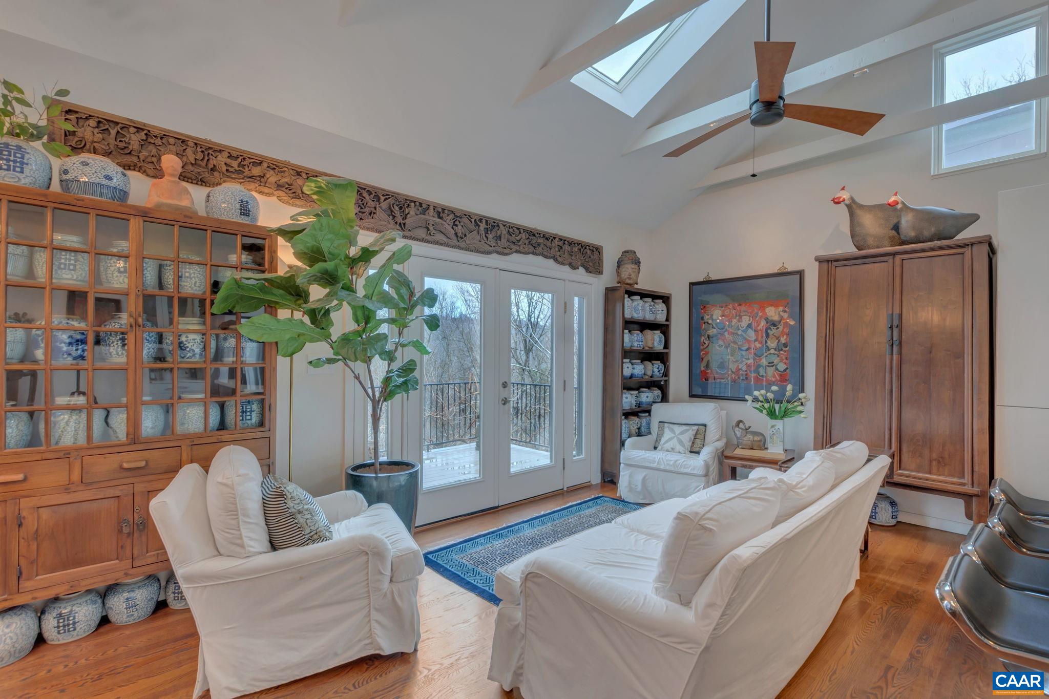 108 RIVERBLUFF CIR