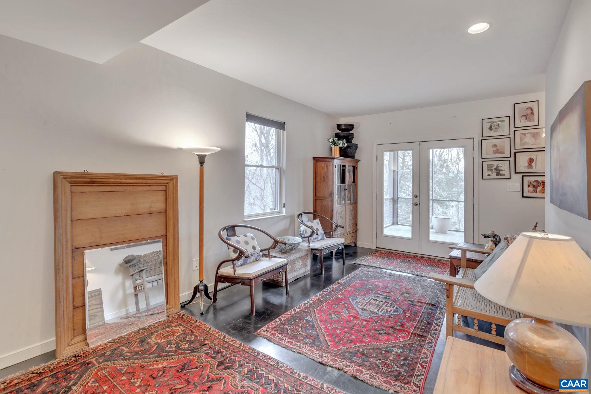 108 RIVERBLUFF CIR