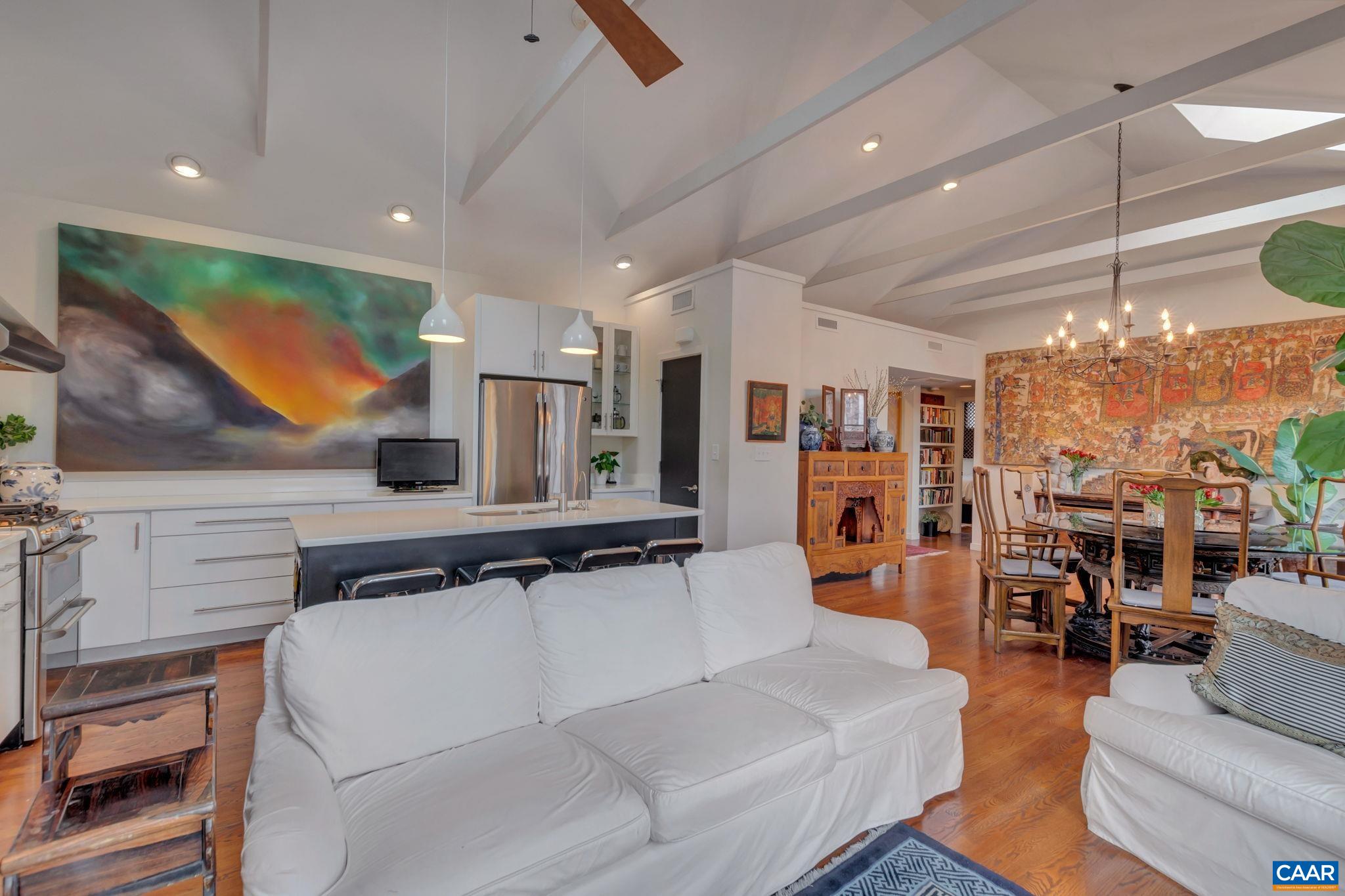 108 RIVERBLUFF CIR