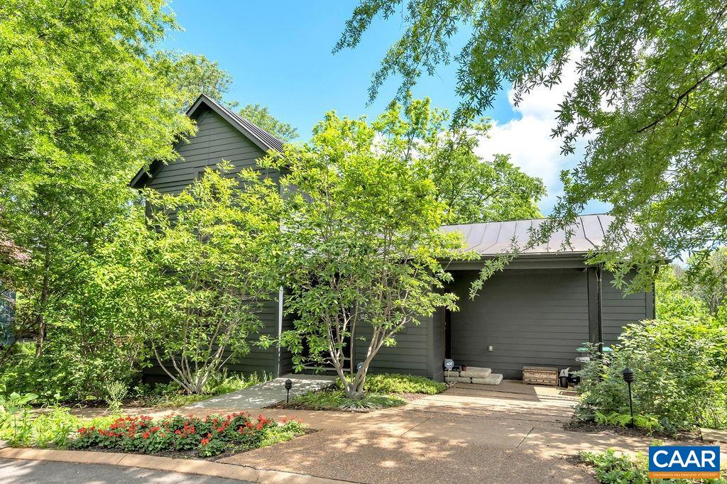 108 RIVERBLUFF CIR