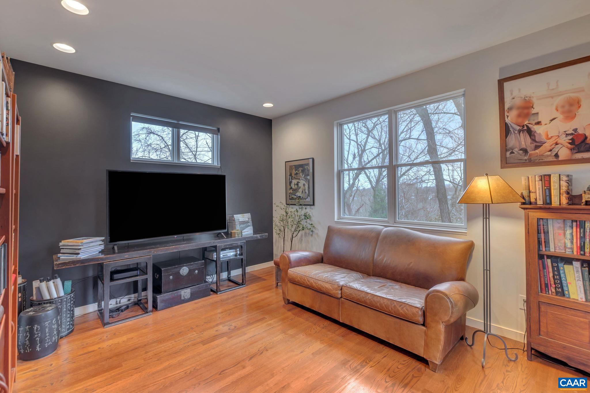 108 RIVERBLUFF CIR