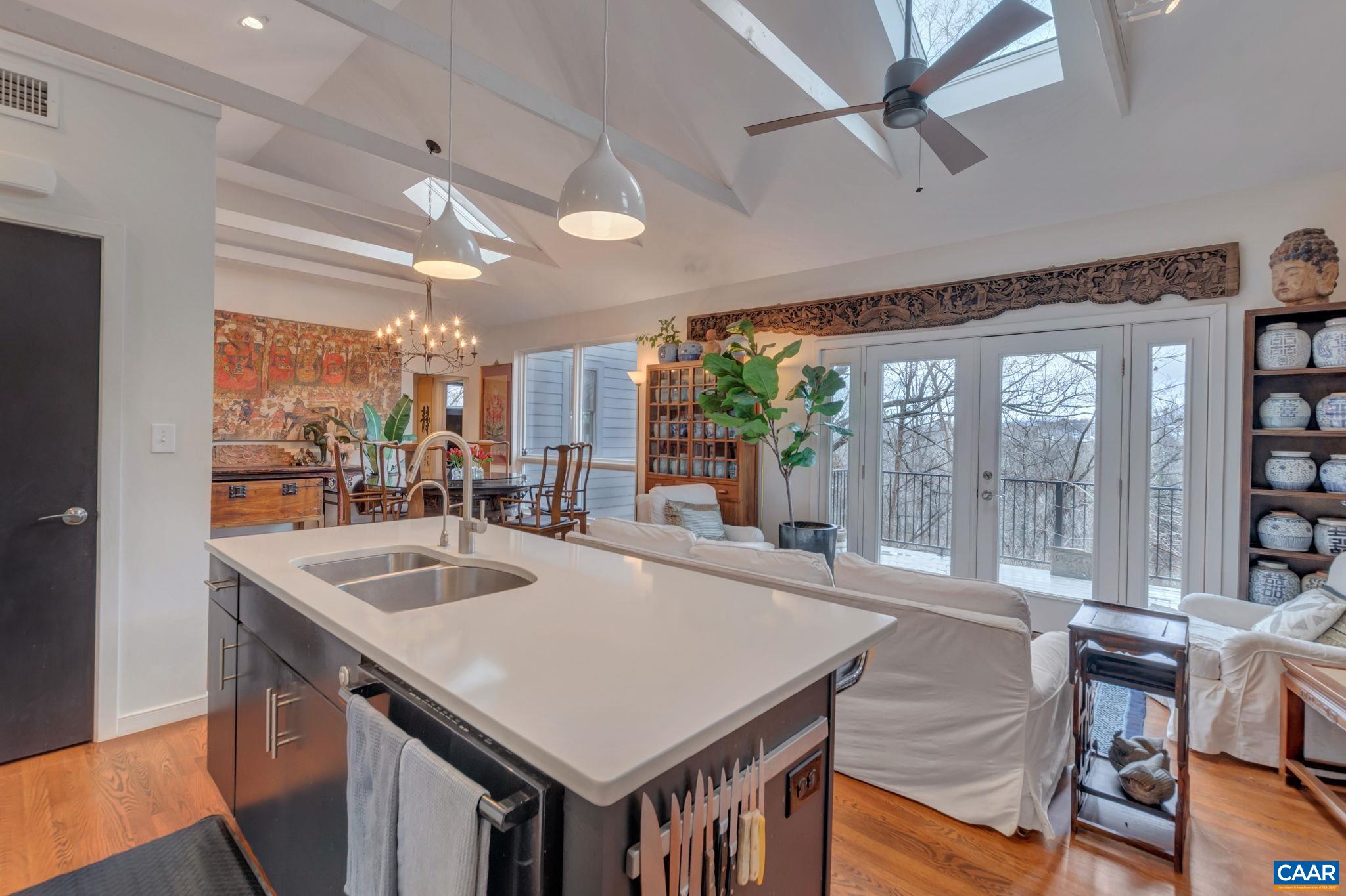108 RIVERBLUFF CIR
