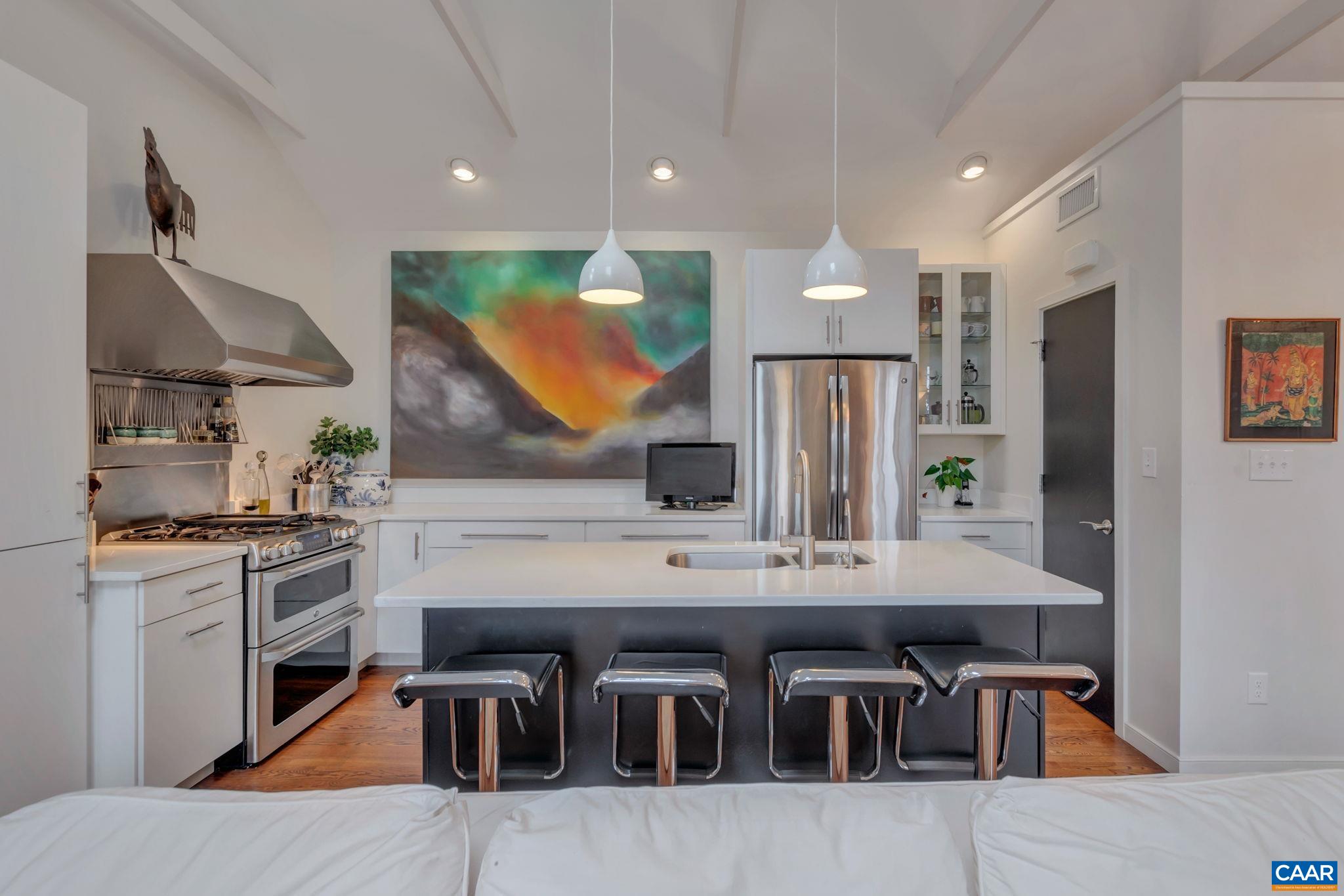 108 RIVERBLUFF CIR